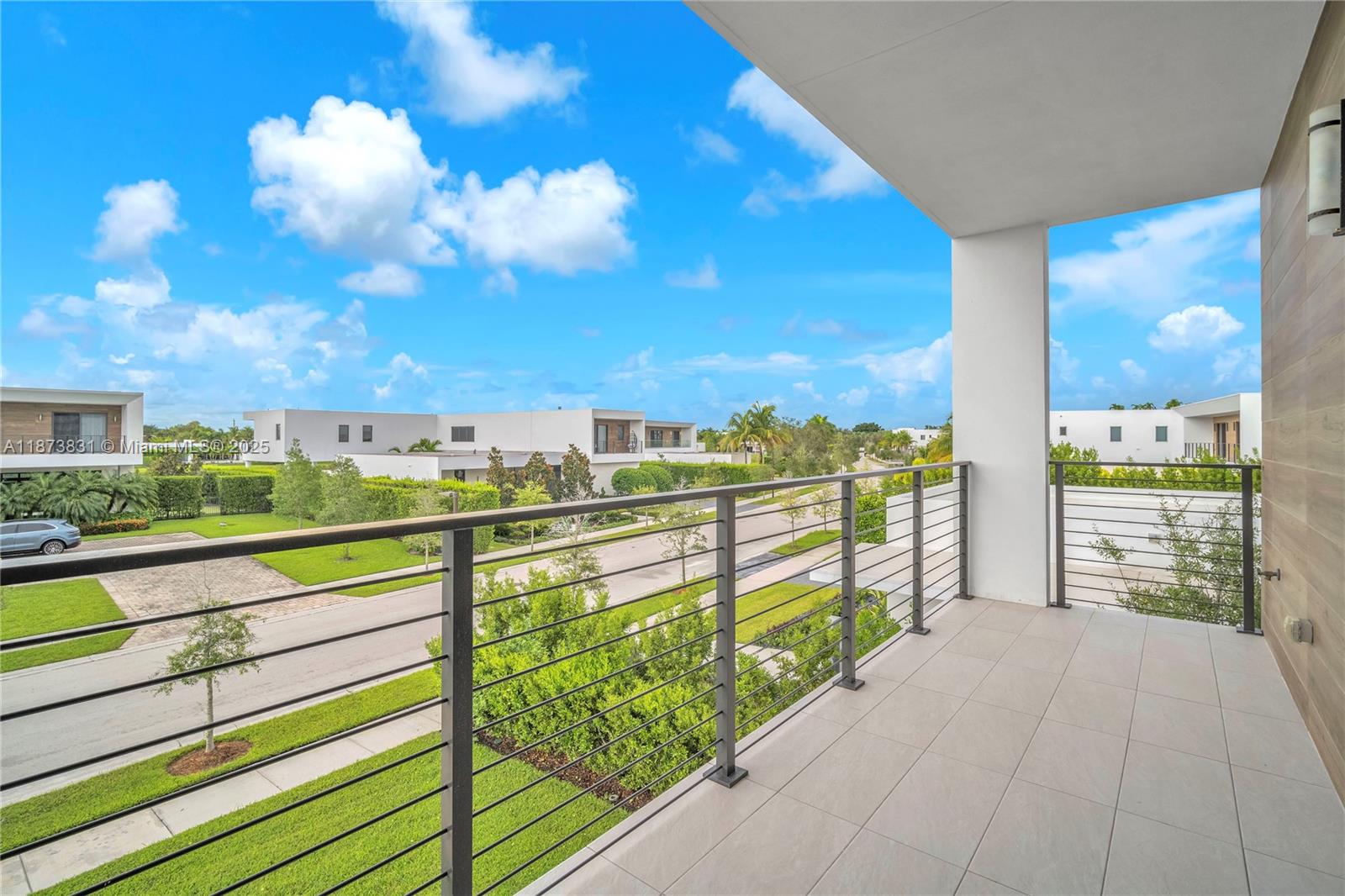 WESTON ESTATES - Residential