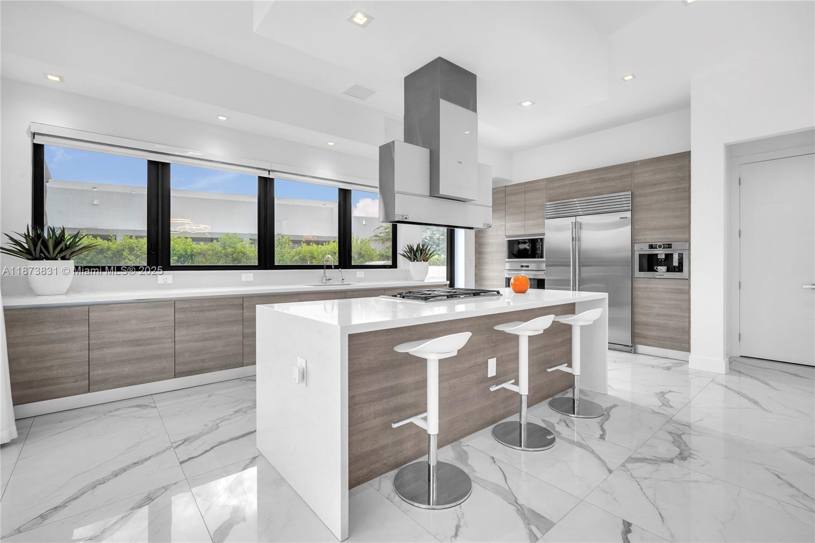 WESTON ESTATES - Residential