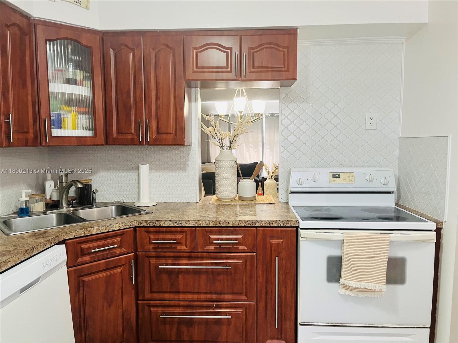 FIFTH HORIZONS CONDO - Residential