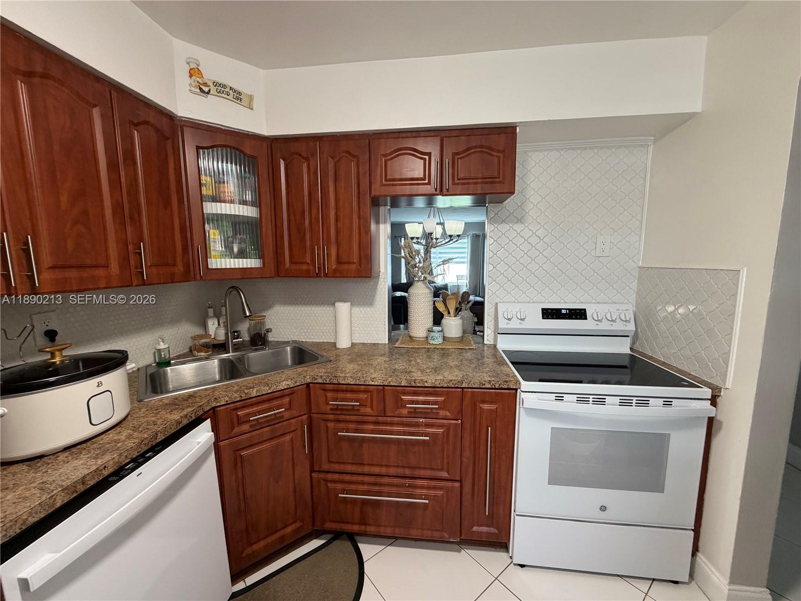FIFTH HORIZONS CONDO - Residential