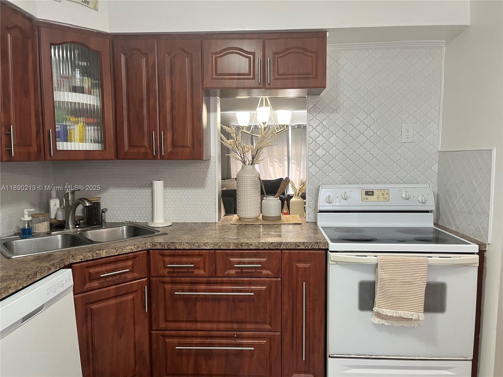 FIFTH HORIZONS CONDO - Residential