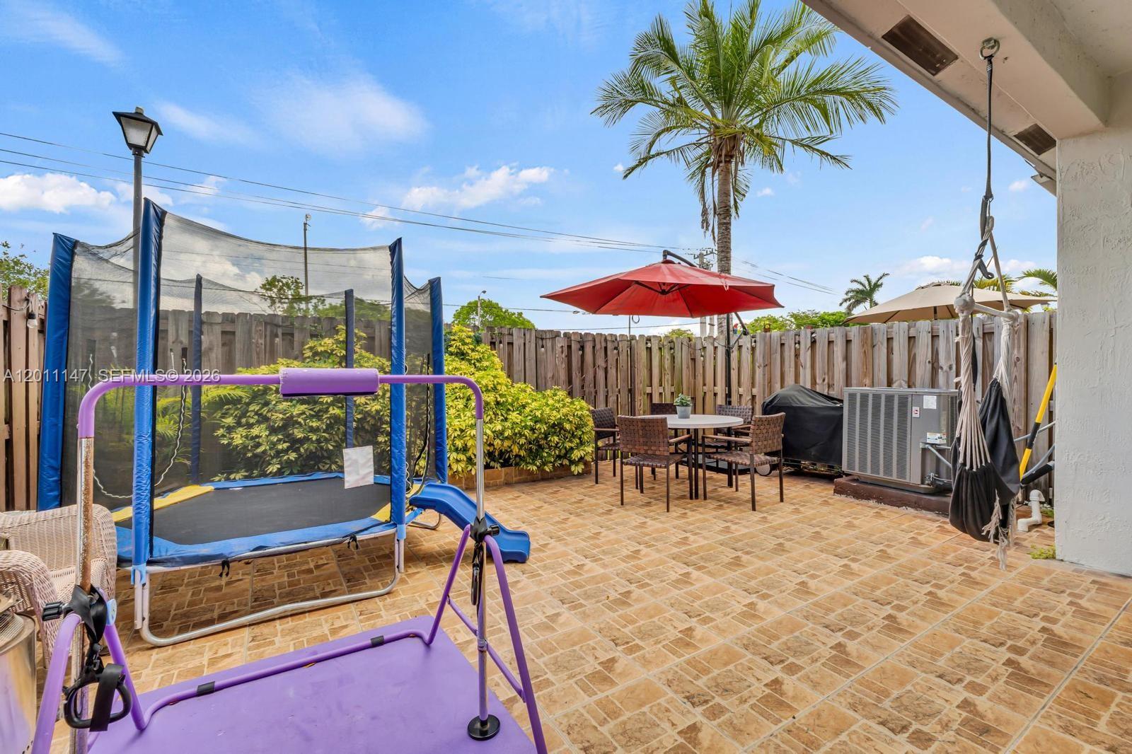 HEFTLERS LAGO MAR WEST - Residential