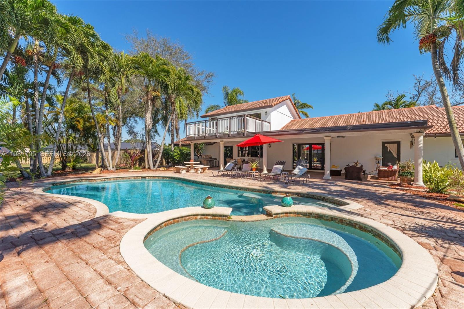 KINGS GROVE - Residential