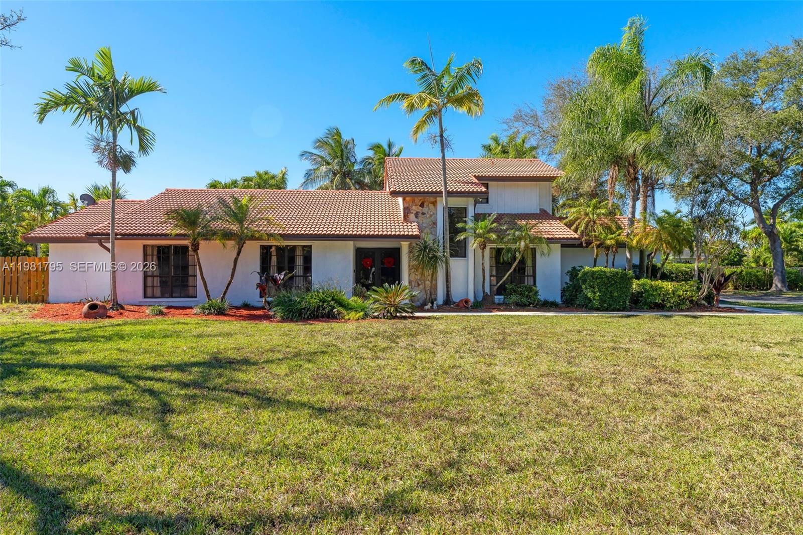 KINGS GROVE - Residential