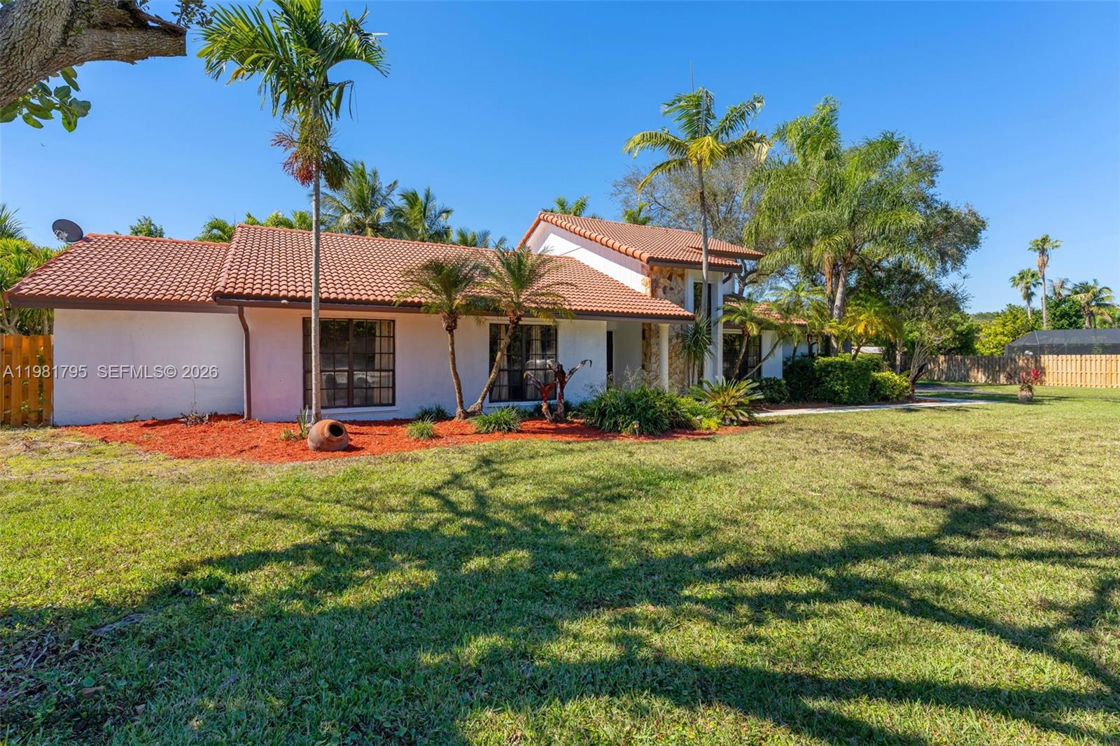 KINGS GROVE - Residential