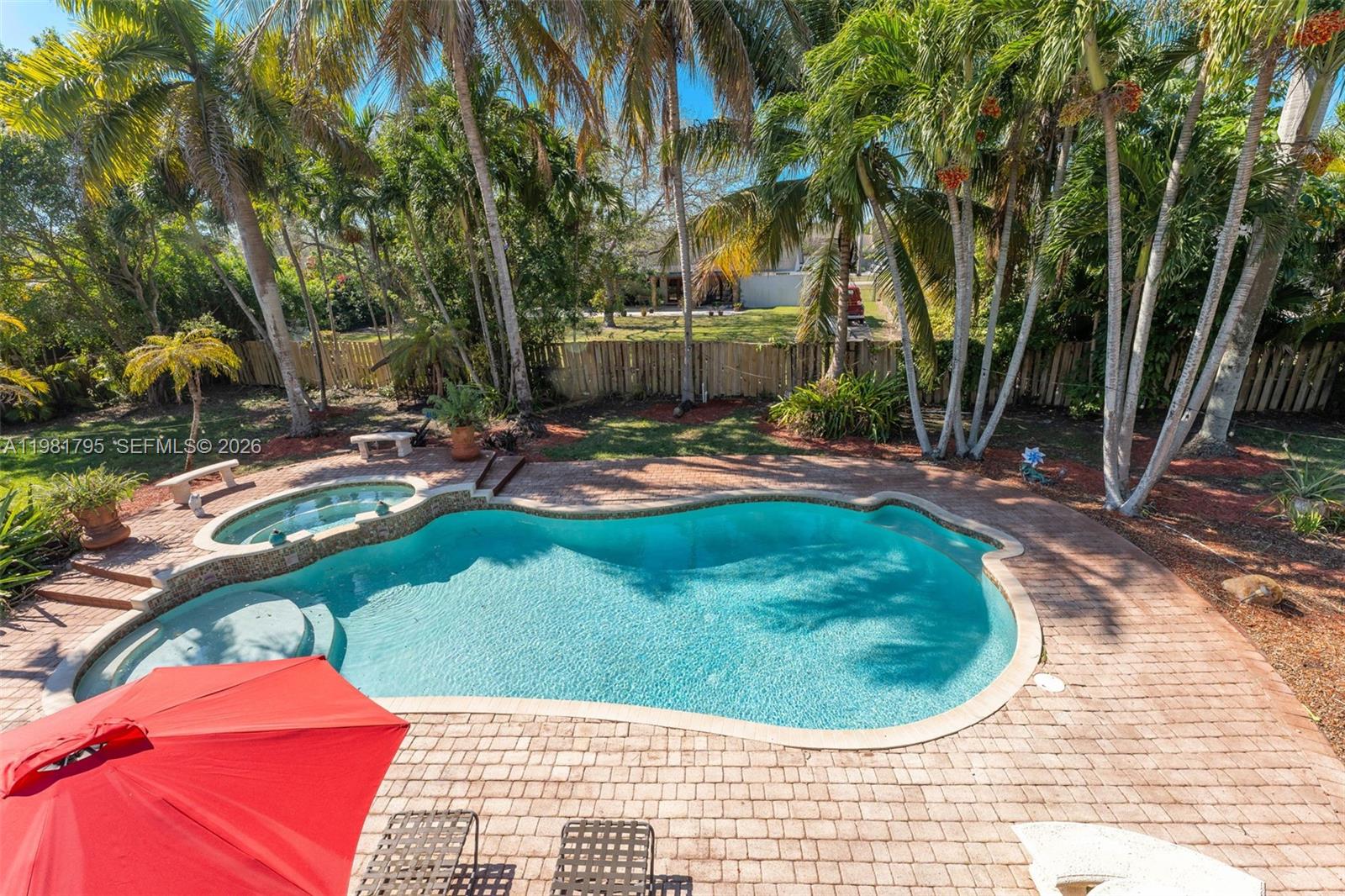 KINGS GROVE - Residential