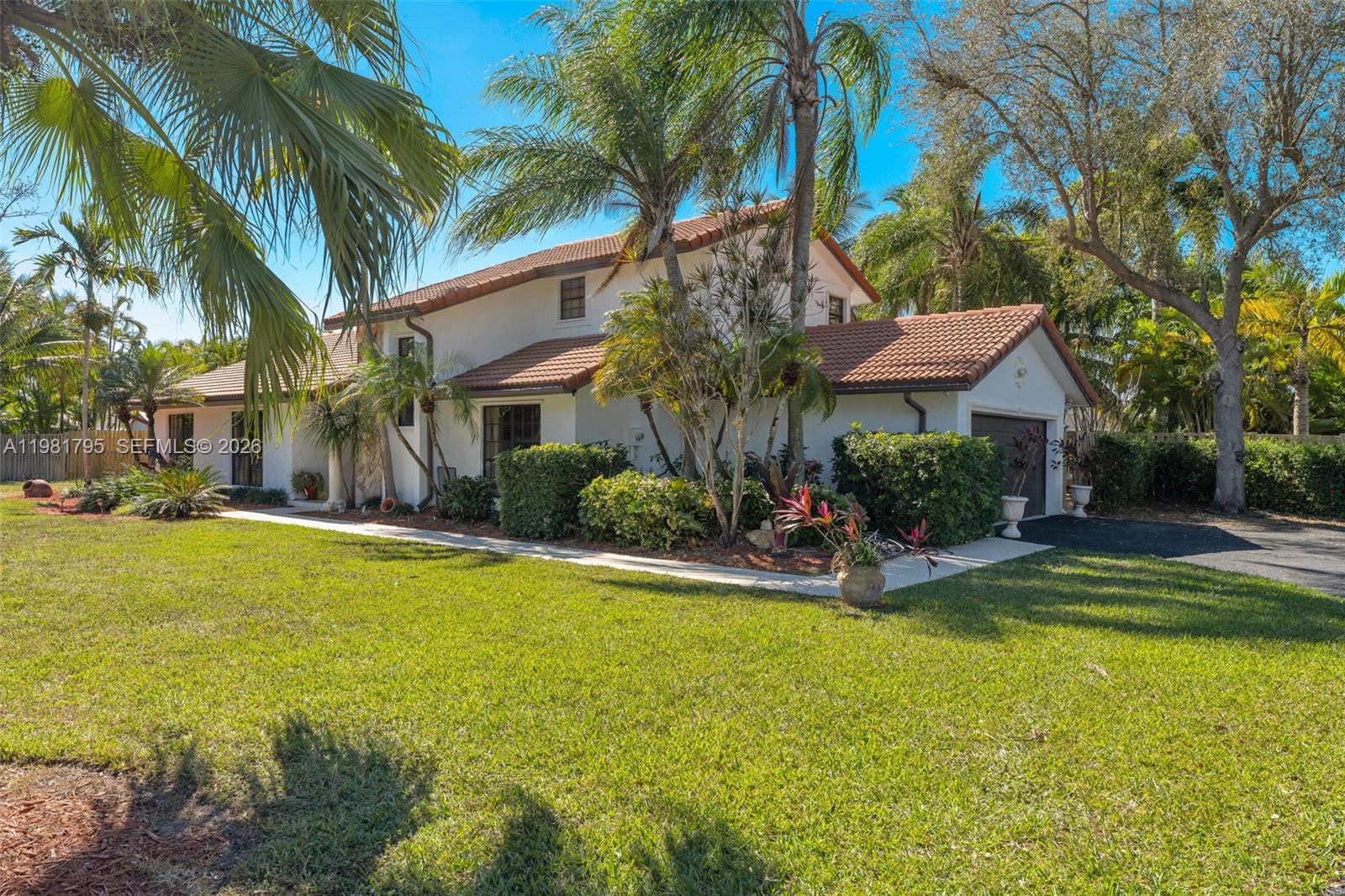 KINGS GROVE - Residential