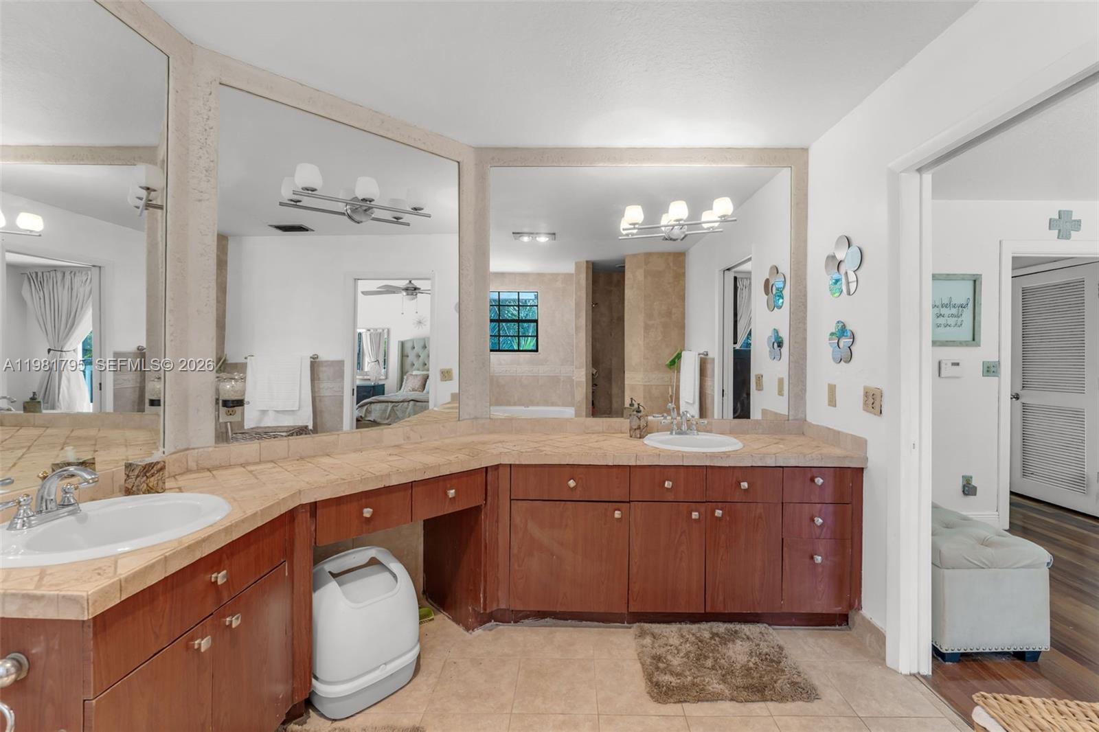 KINGS GROVE - Residential