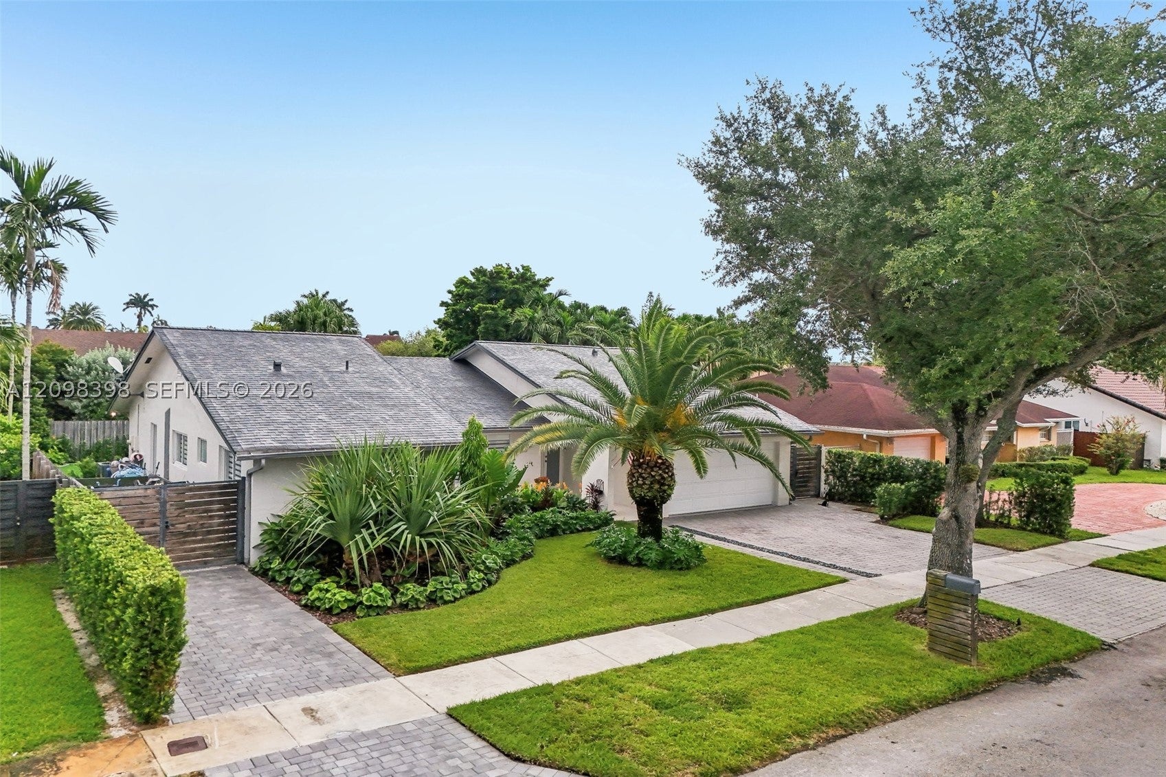 305 SW 134th Ct
