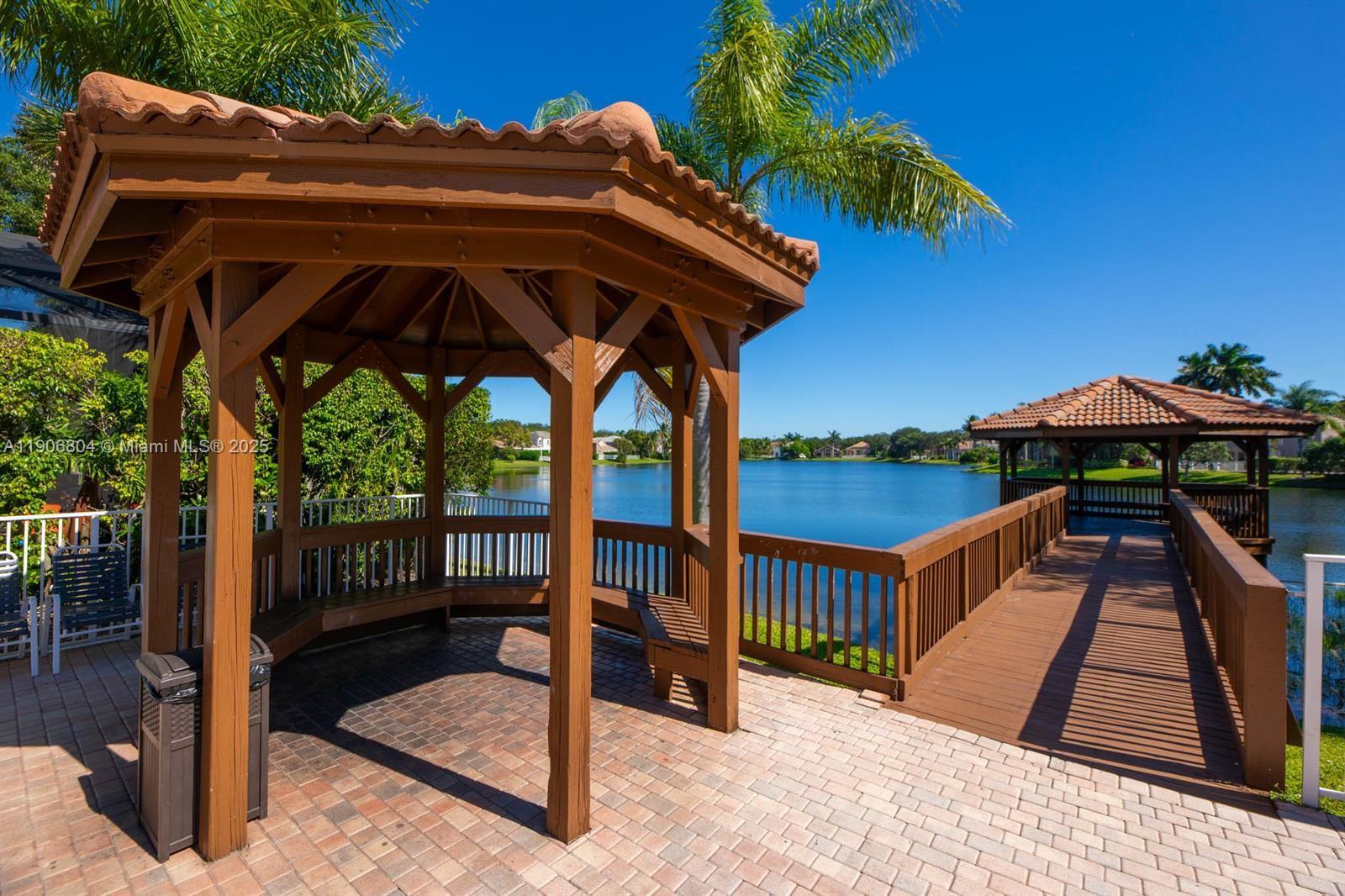 MAYFAIR AT PARKLAND - Residential