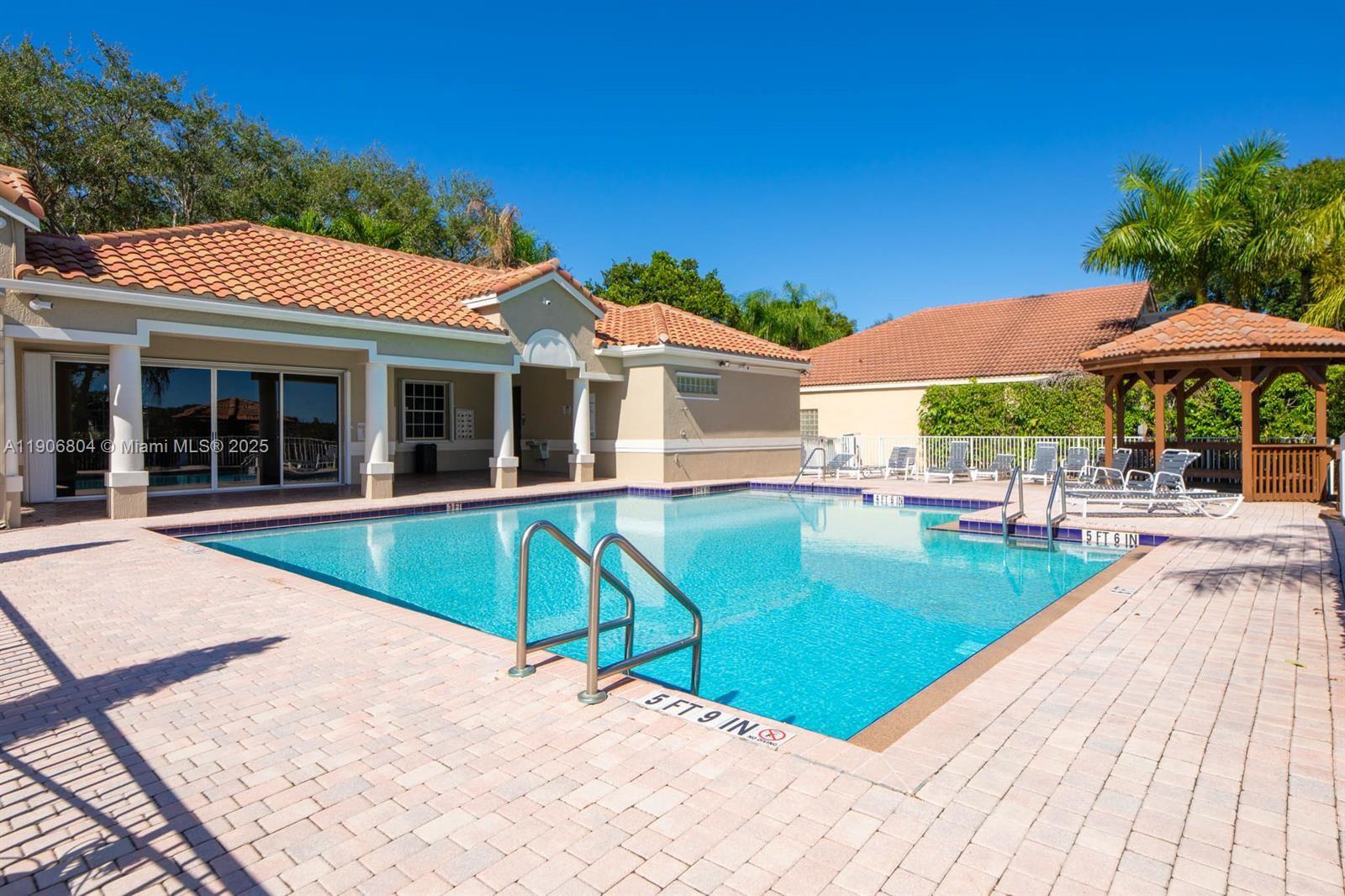 MAYFAIR AT PARKLAND - Residential