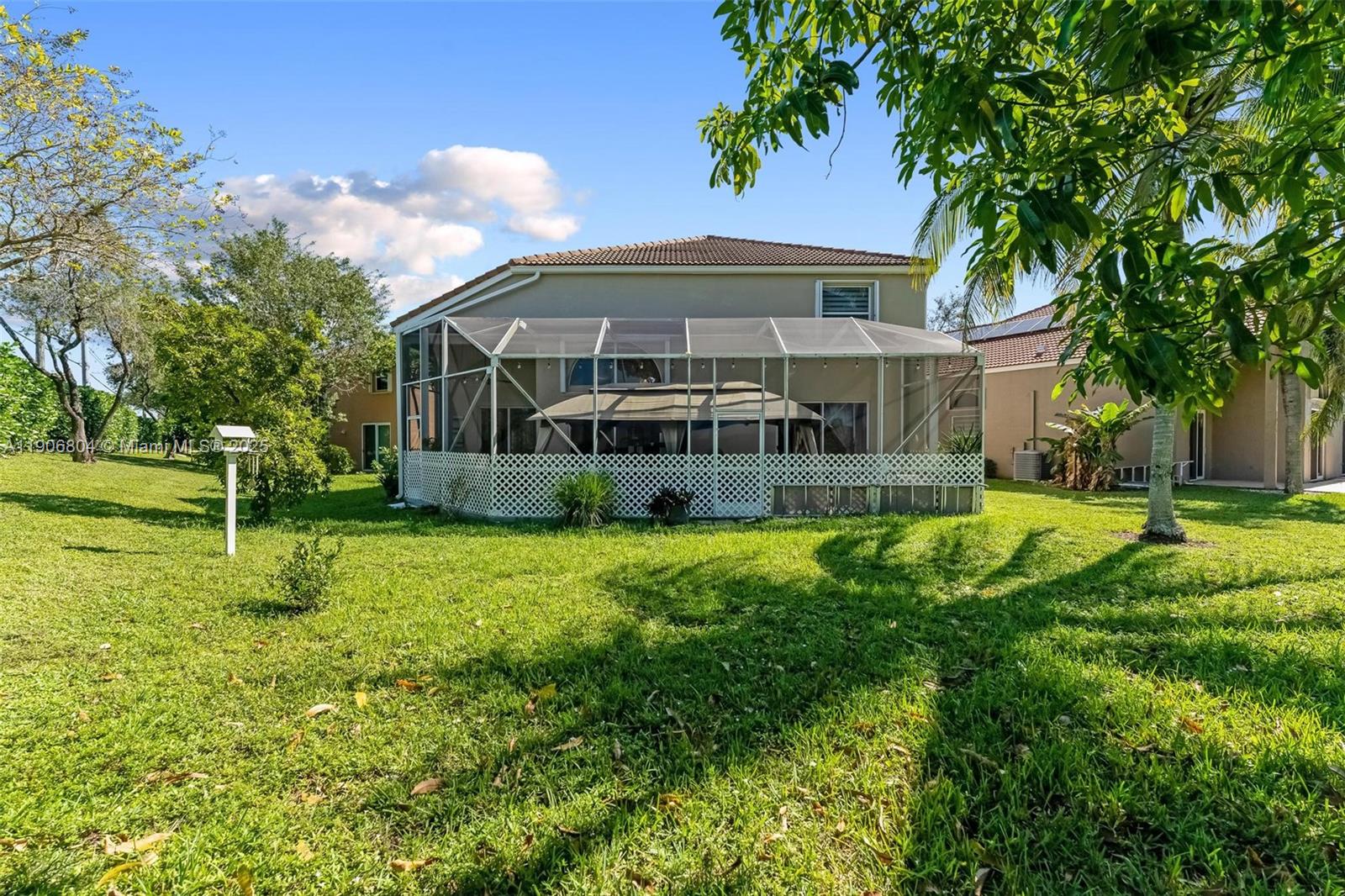 MAYFAIR AT PARKLAND - Residential