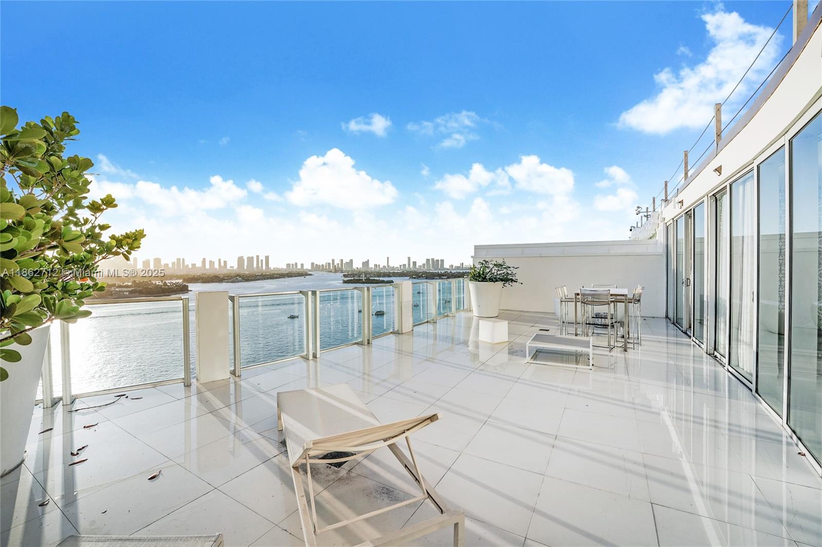 1100 West Ave TS-4