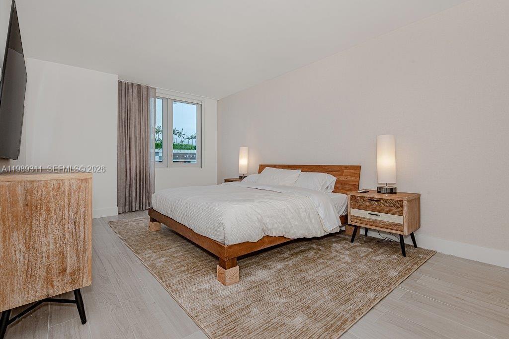 RONEY PALACE CONDO - Residential Lease