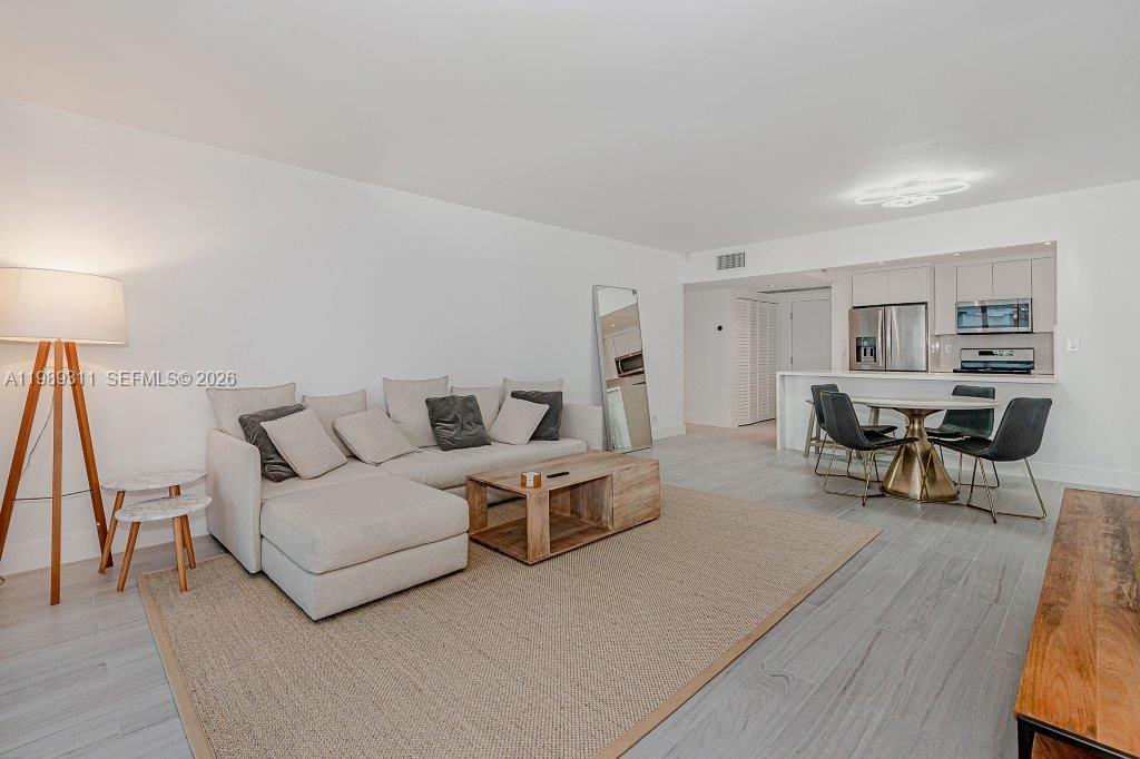 RONEY PALACE CONDO - Residential Lease