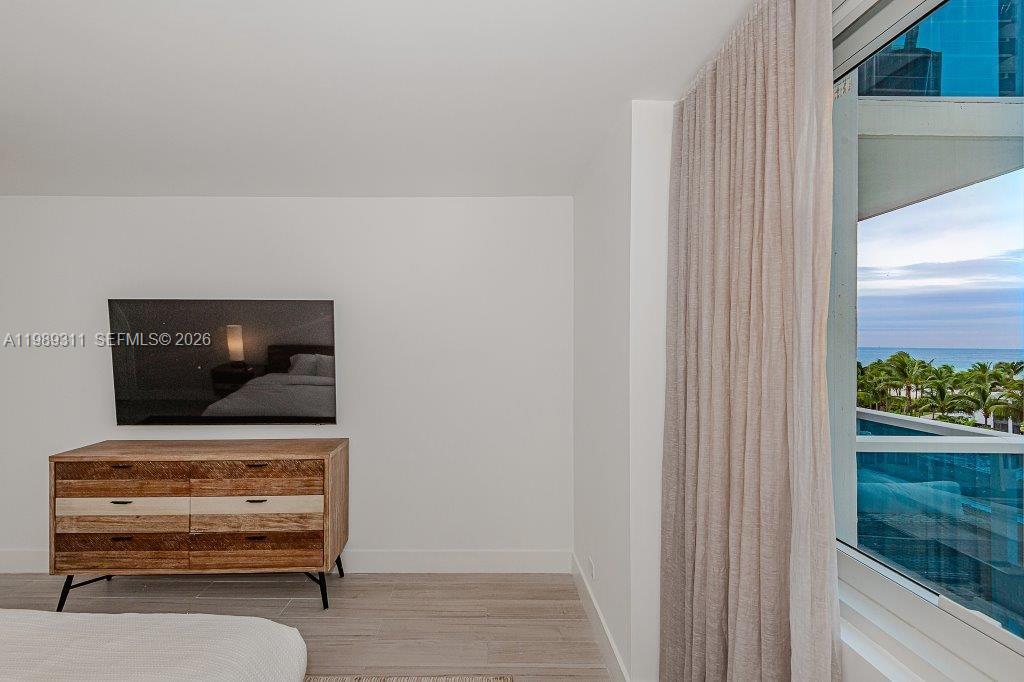 RONEY PALACE CONDO - Residential Lease