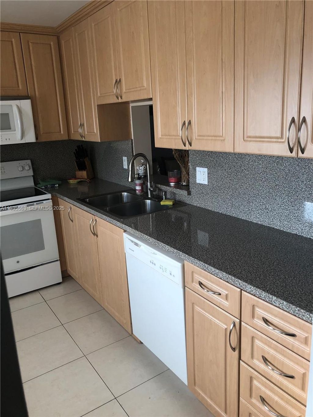 Photo of 300 NE 12th Ave #508, Hallandale Beach, FL 33009 (MLS # A11935563)