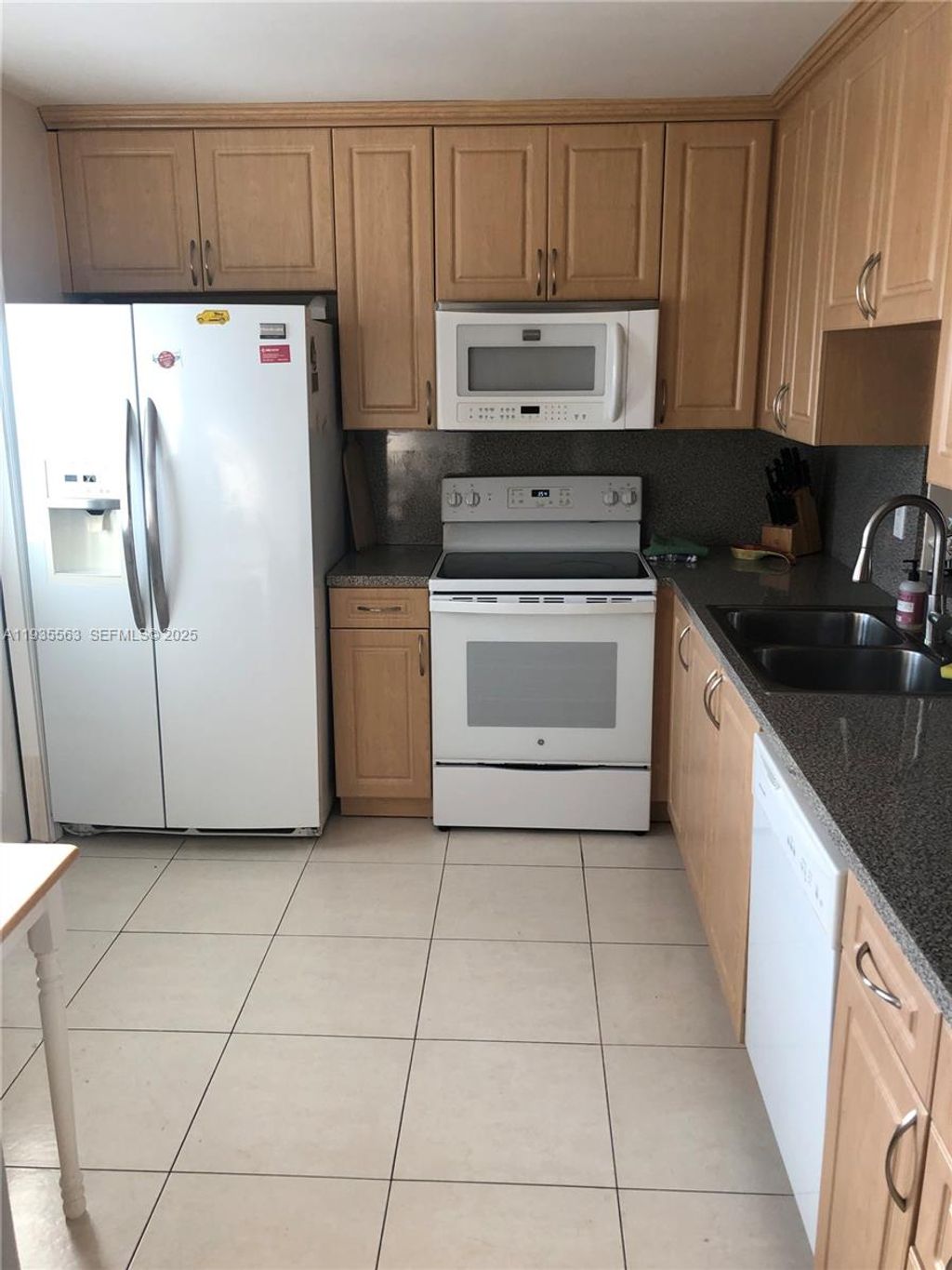 Photo of 300 NE 12th Ave #508, Hallandale Beach, FL 33009 (MLS # A11935563)