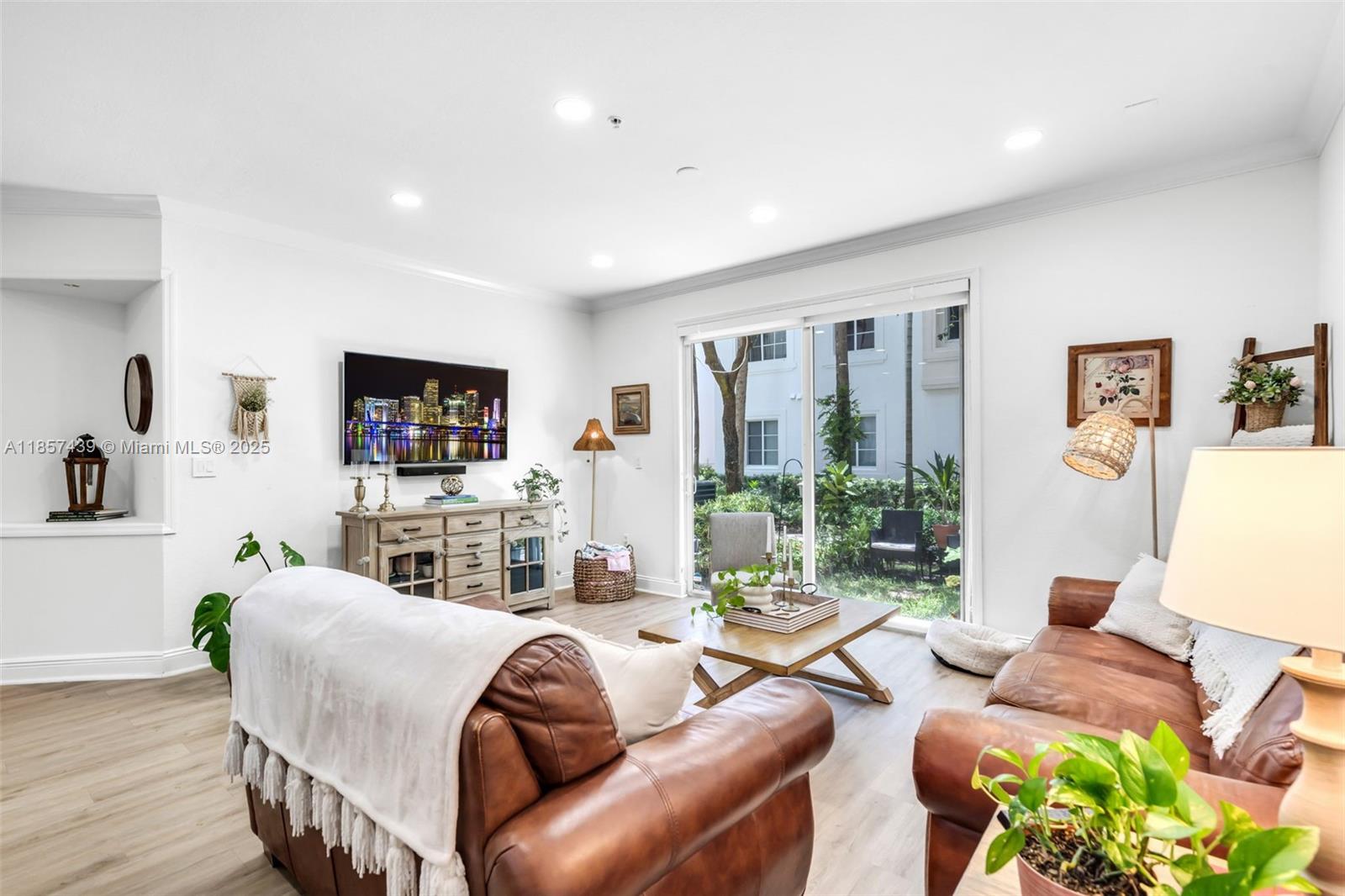 BOARDWALK AT VIZCAYA COND - Residential