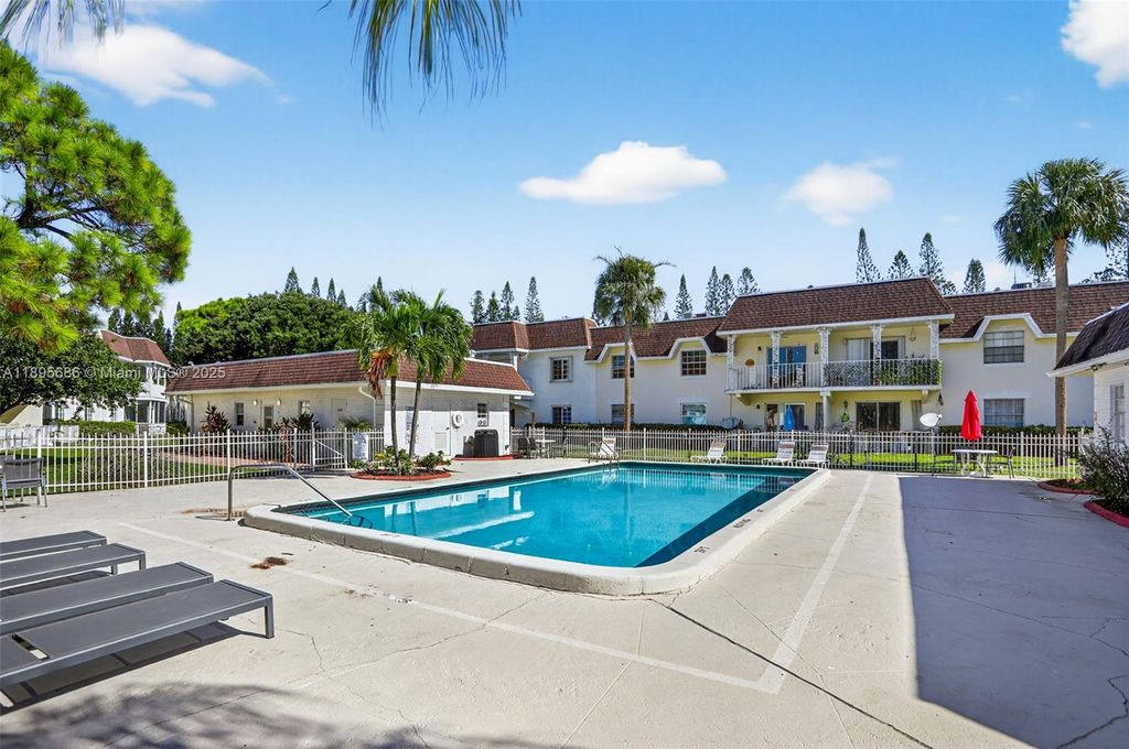 Photo of 700 SE 2nd Ave #311, Deerfield Beach, FL 33441 (MLS # A11895686)