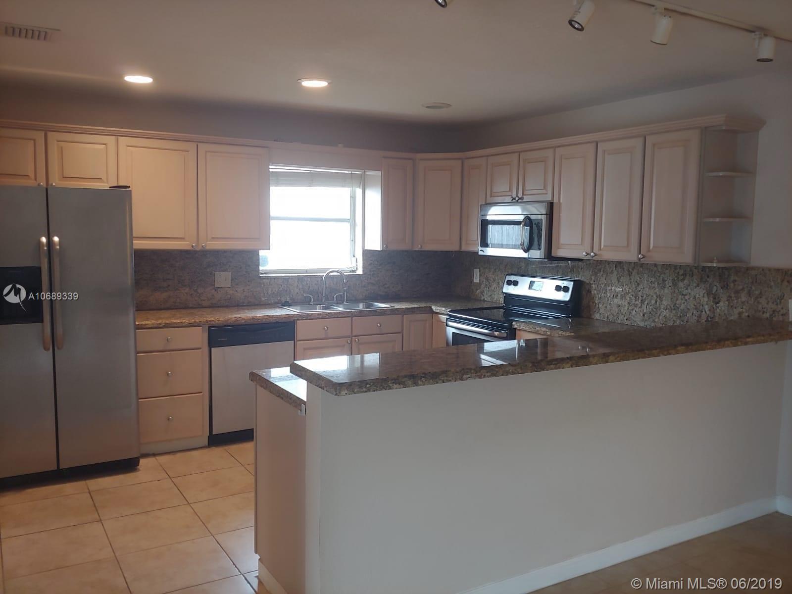 IMPERIAL POINT 2 SEC - Residential