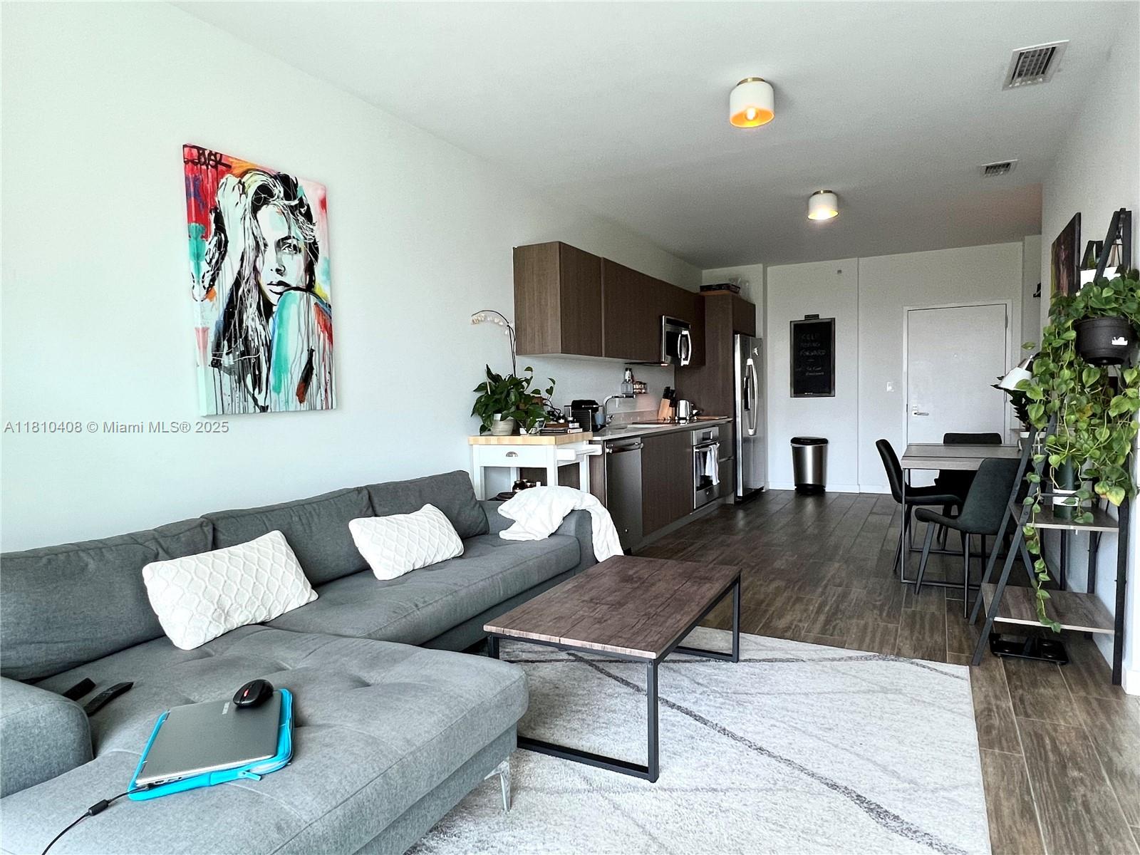 LE PARC AT BRICKELL CONDO - Residential