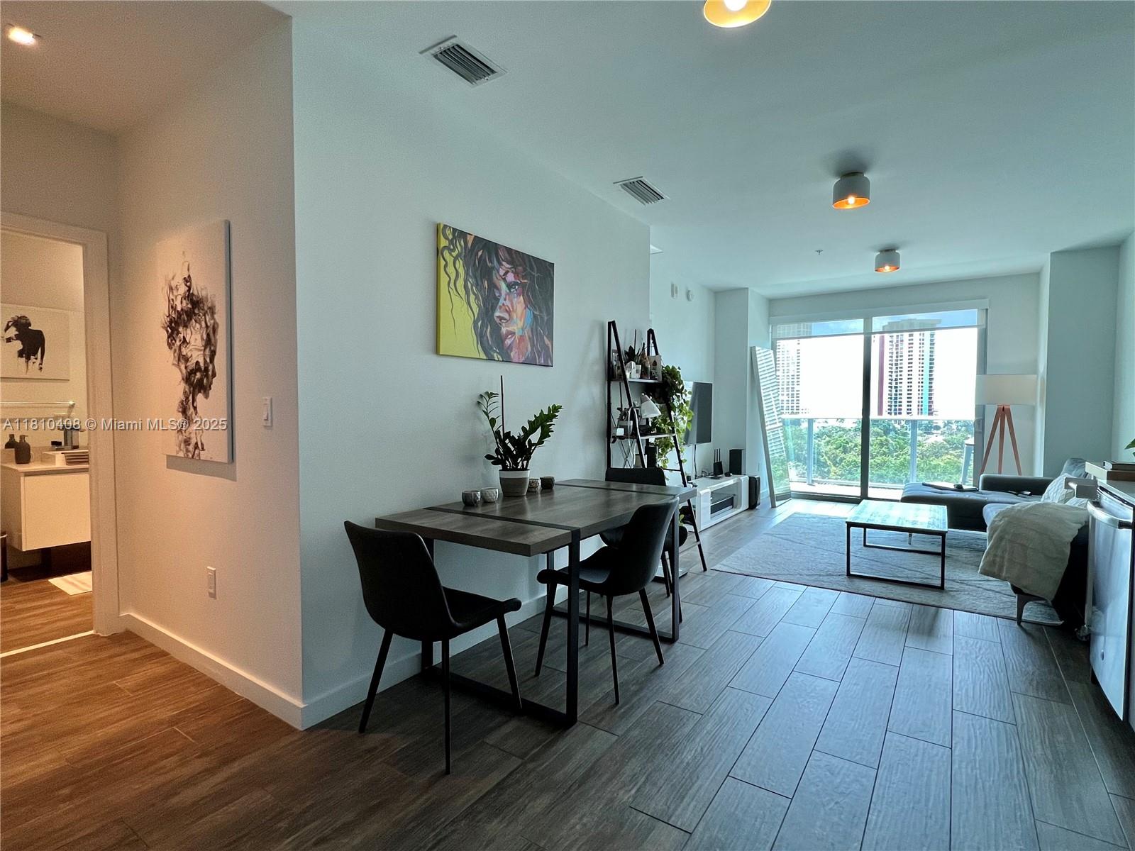 1600 SW 1st Ave 813