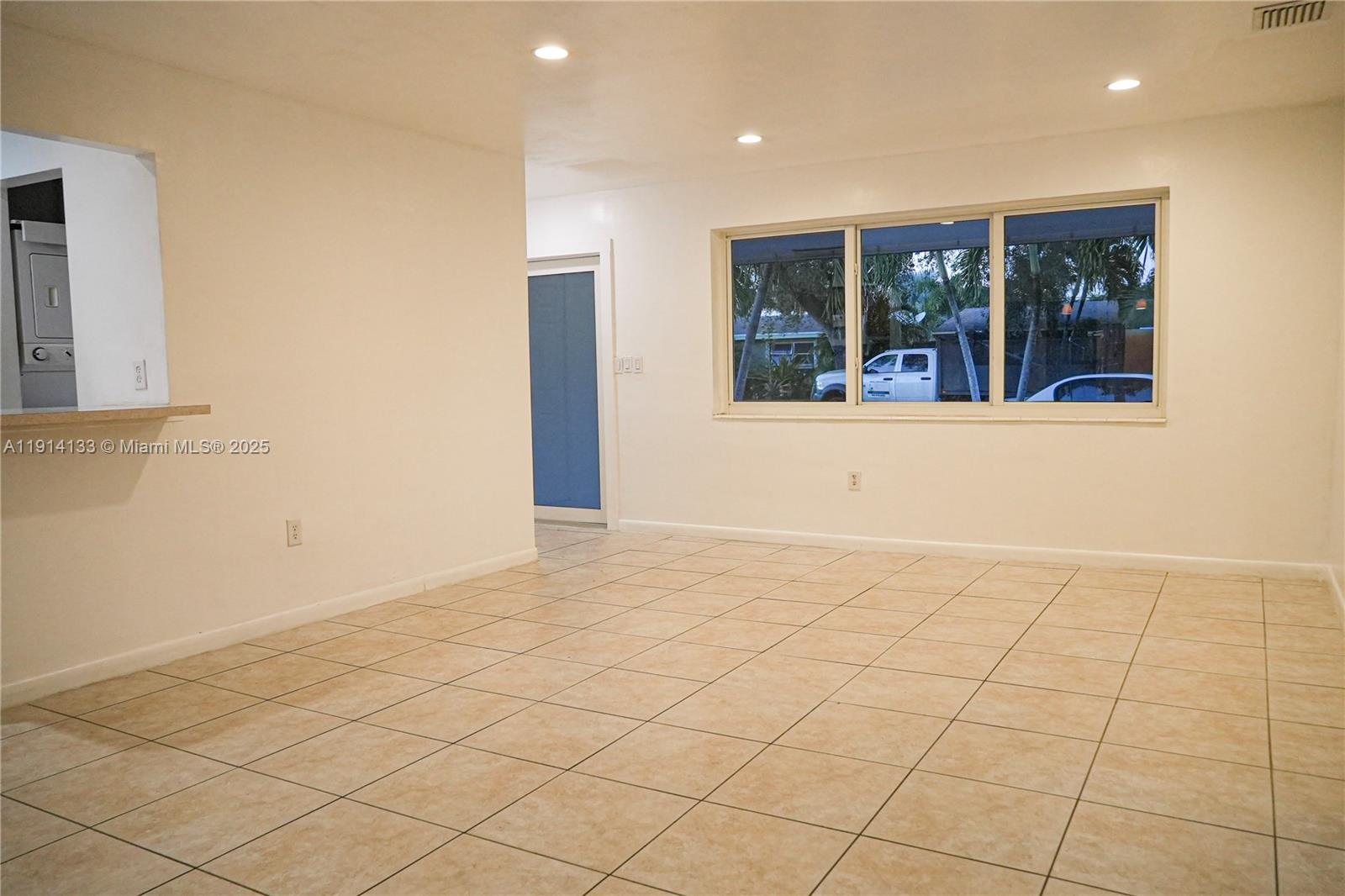 BOULEVARD HEIGHTS SEC 8 - Residential Lease