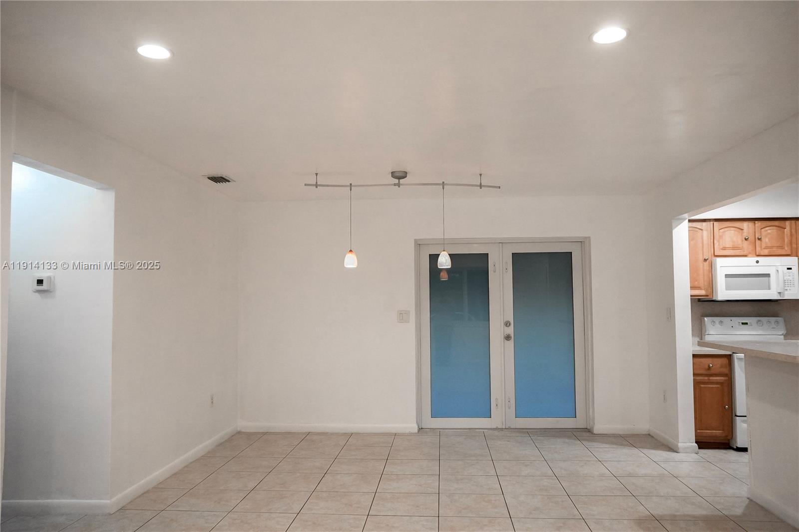 BOULEVARD HEIGHTS SEC 8 - Residential Lease