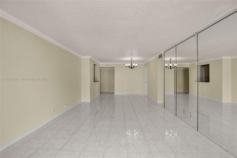 Condominium in Hollywood FL 2301 Ocean Dr Dr 10.jpg