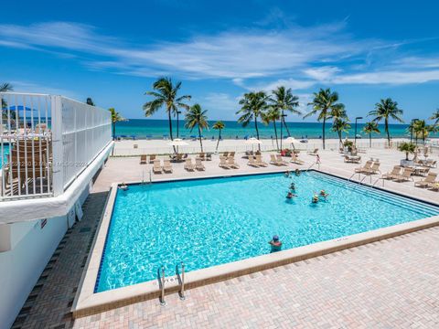 Condominium in Hollywood FL 2301 Ocean Dr Dr 32.jpg