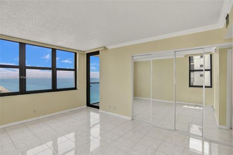 Condominium in Hollywood FL 2301 Ocean Dr Dr 20.jpg