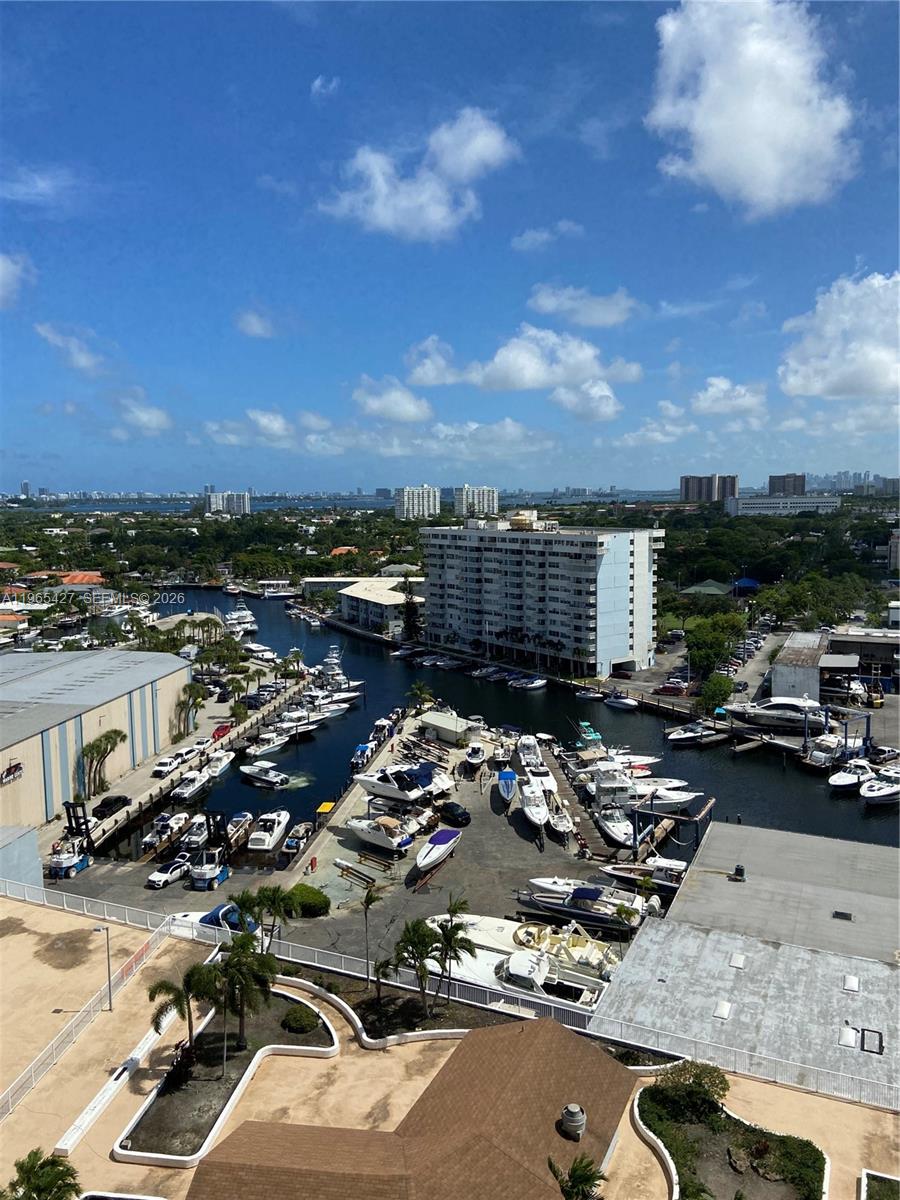SAILBOAT CAY CONDO - Residential