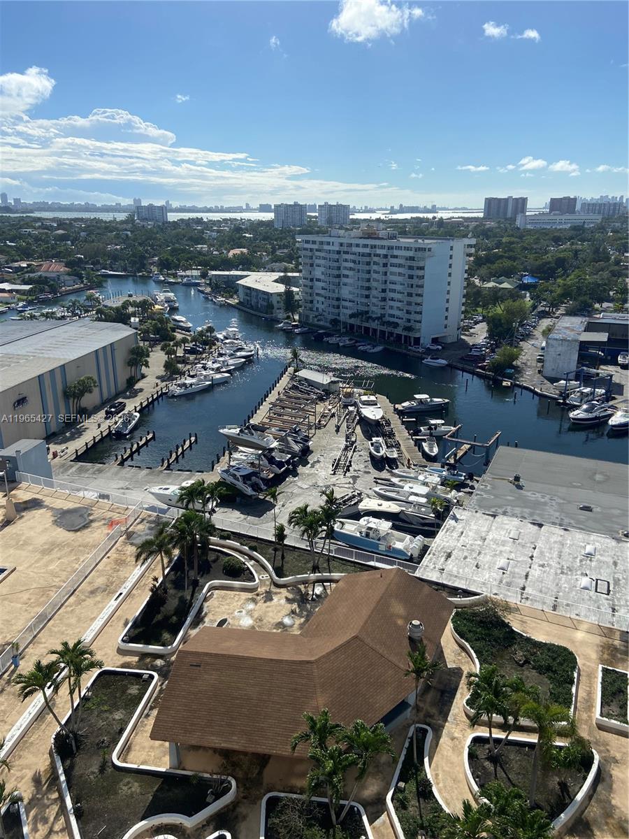 SAILBOAT CAY CONDO - Residential