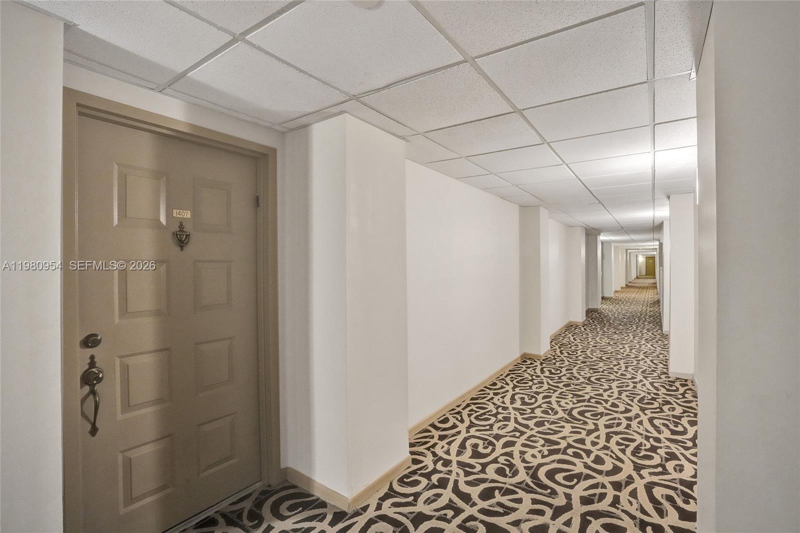 SUMMIT CONDO - Residential