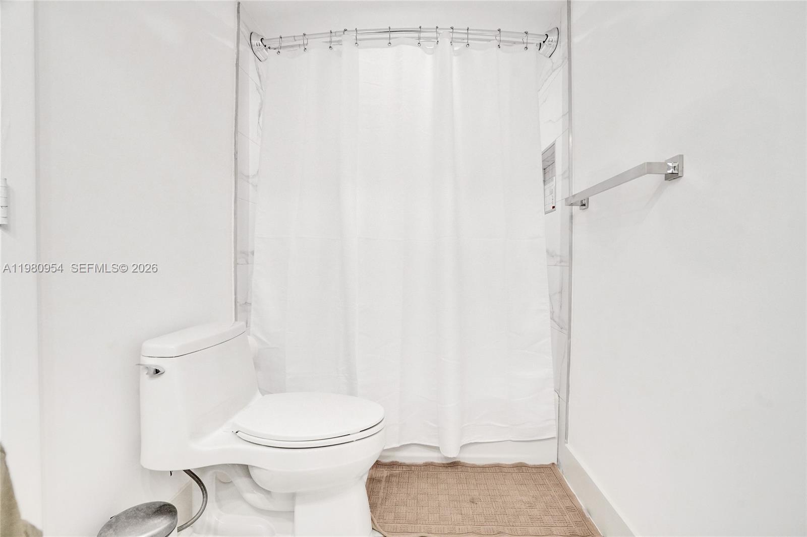 SUMMIT CONDO - Residential