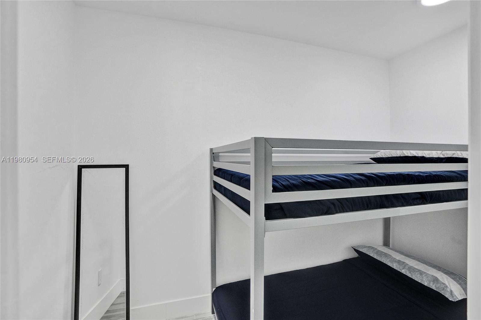 SUMMIT CONDO - Residential