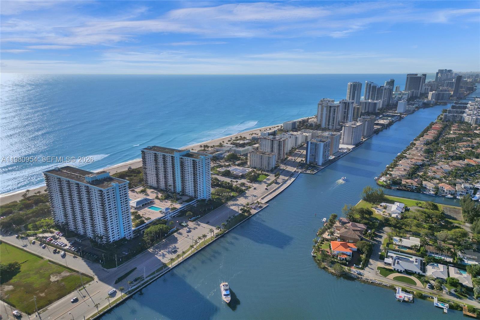 SUMMIT CONDO - Residential