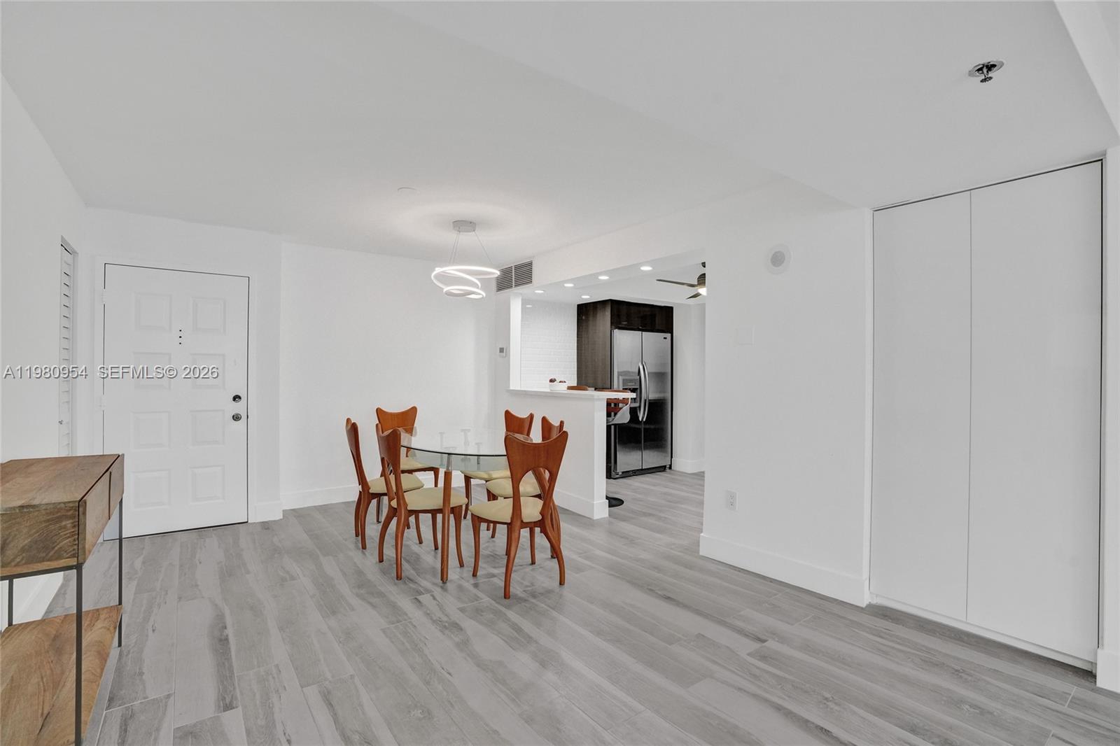 SUMMIT CONDO - Residential