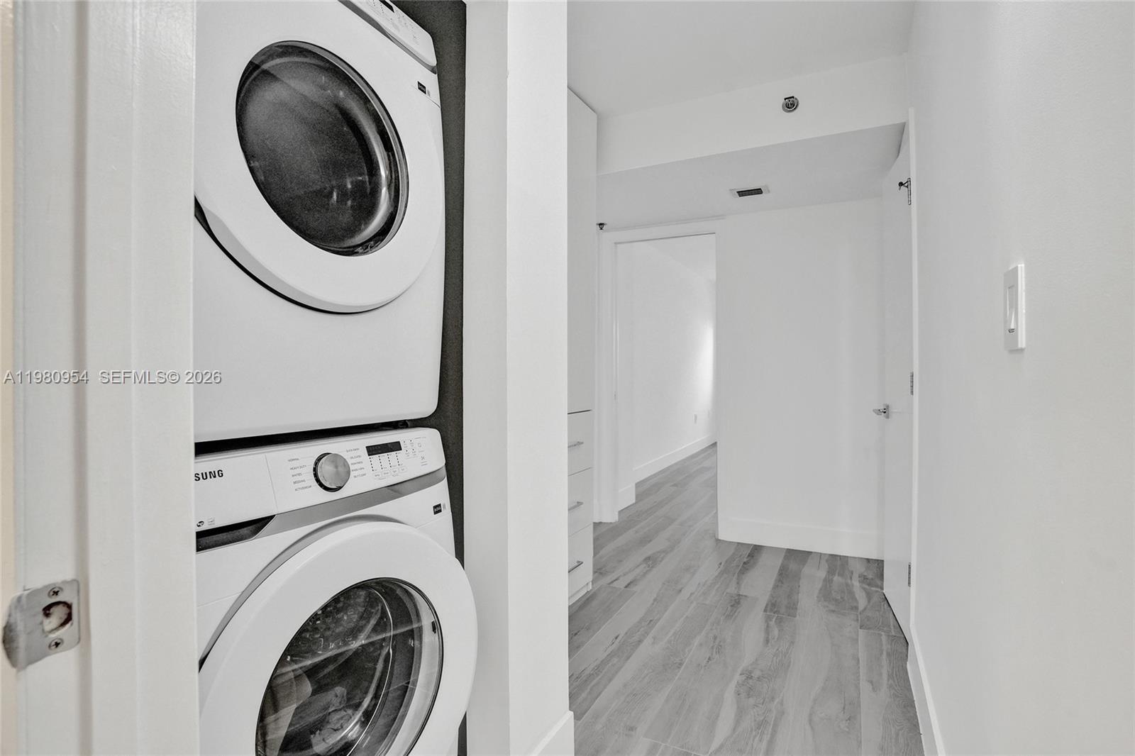 SUMMIT CONDO - Residential