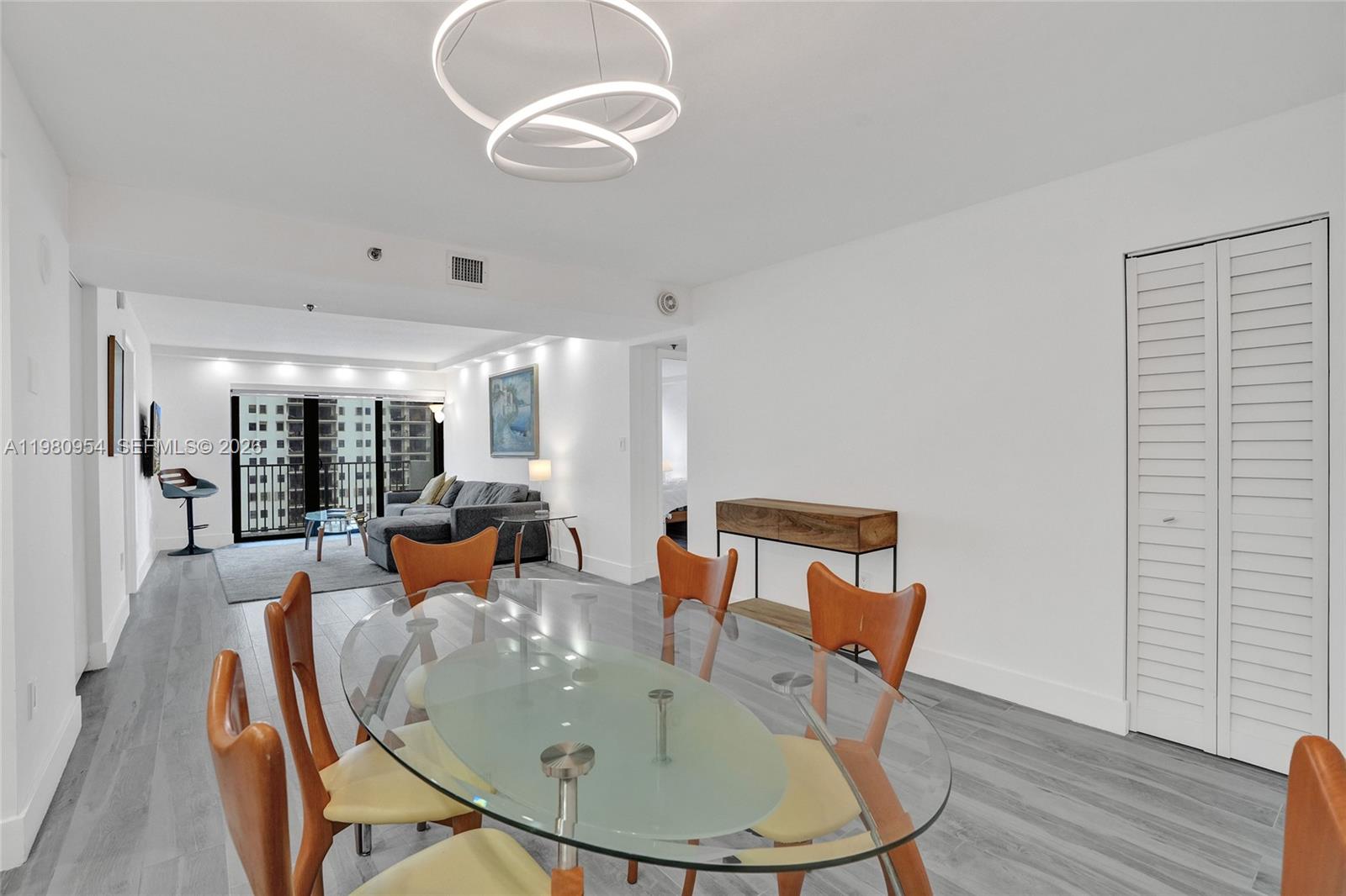 SUMMIT CONDO - Residential