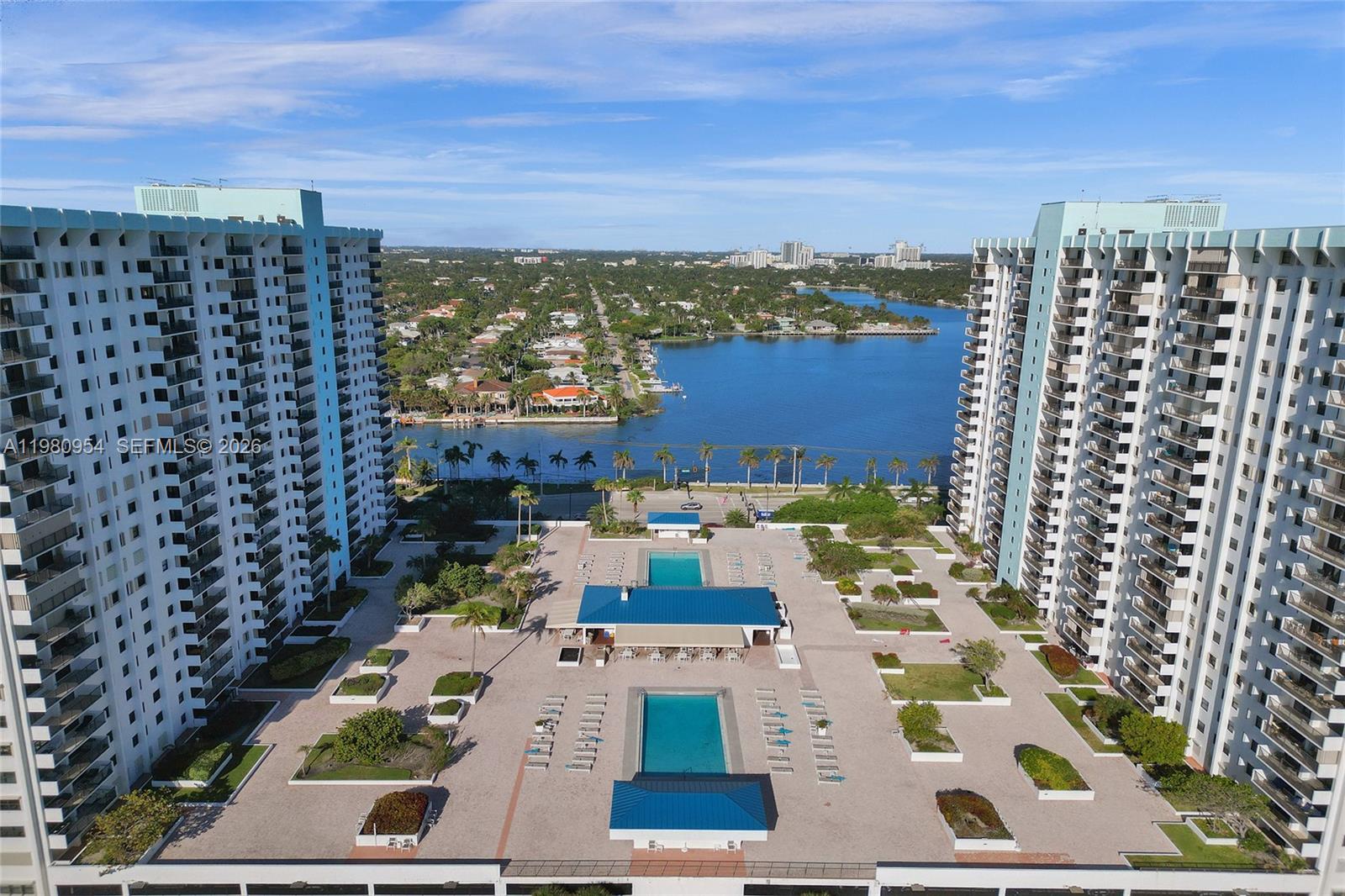 SUMMIT CONDO - Residential