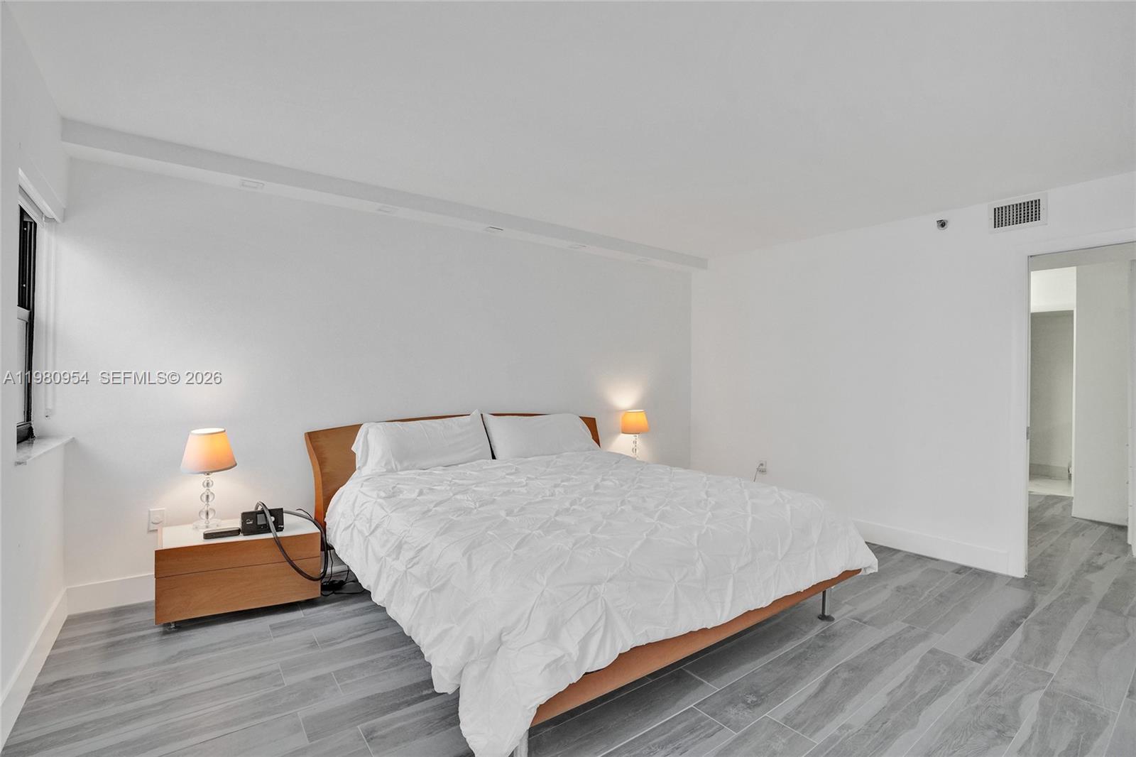 SUMMIT CONDO - Residential