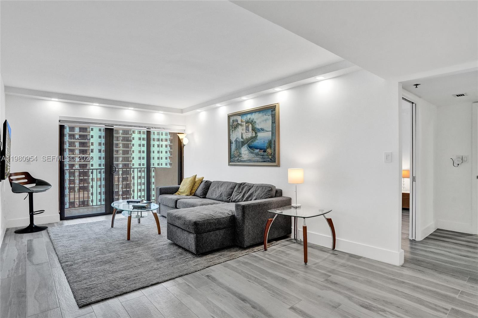 SUMMIT CONDO - Residential