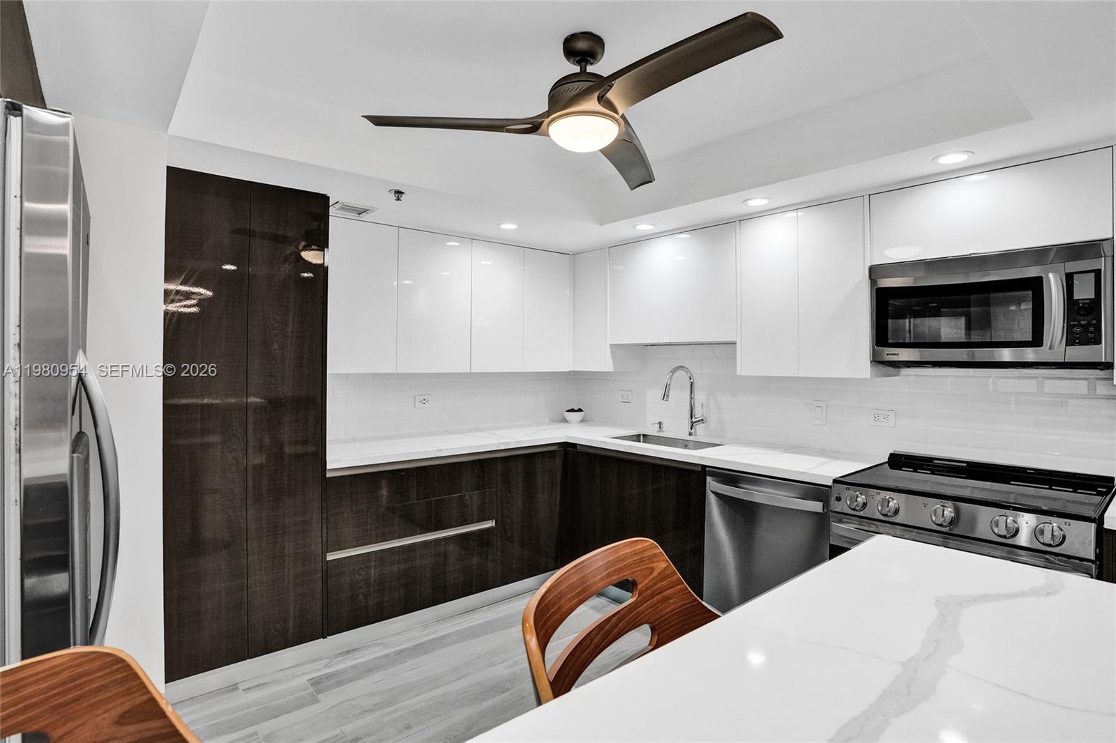 SUMMIT CONDO - Residential