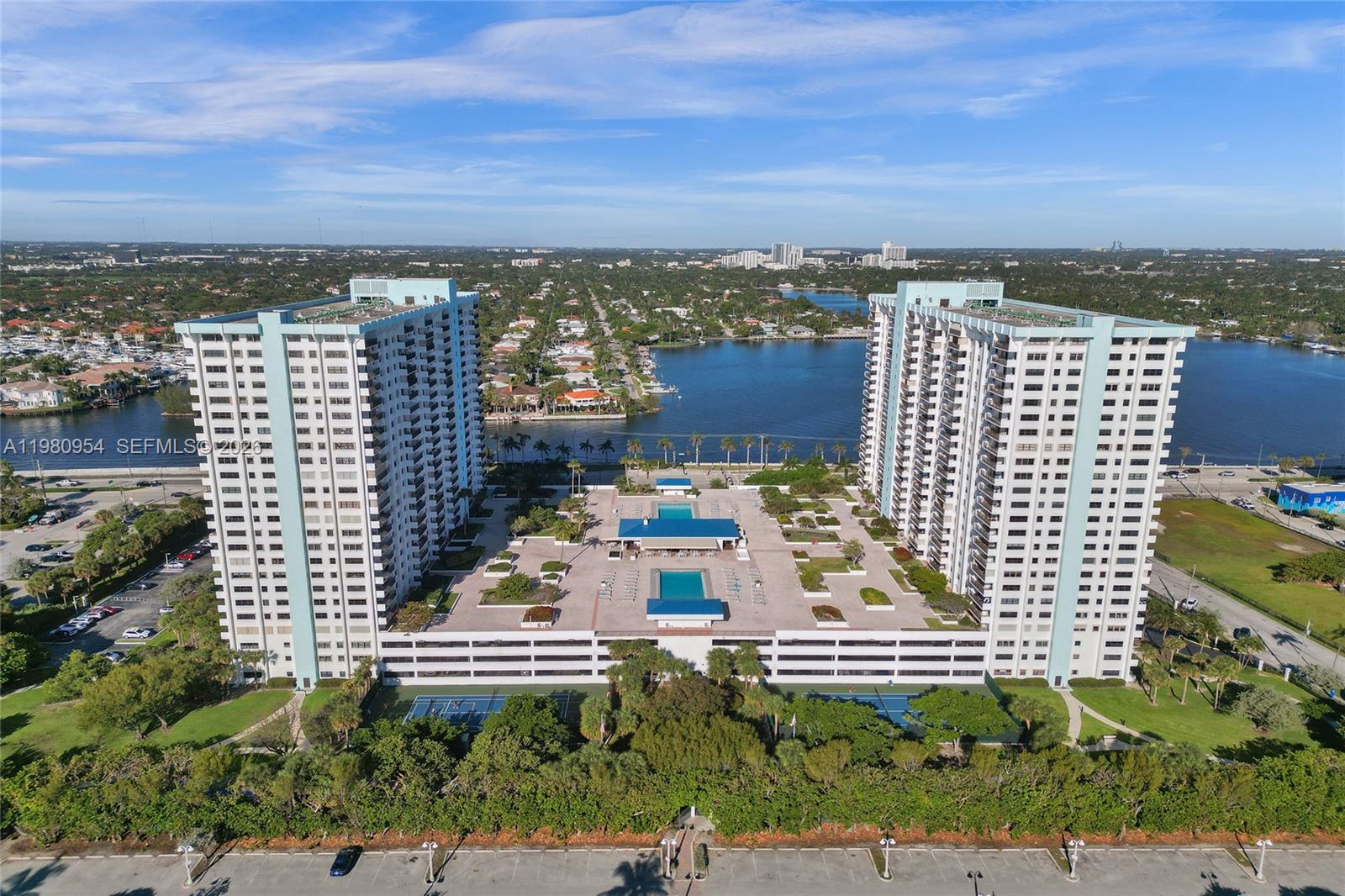 SUMMIT CONDO - Residential