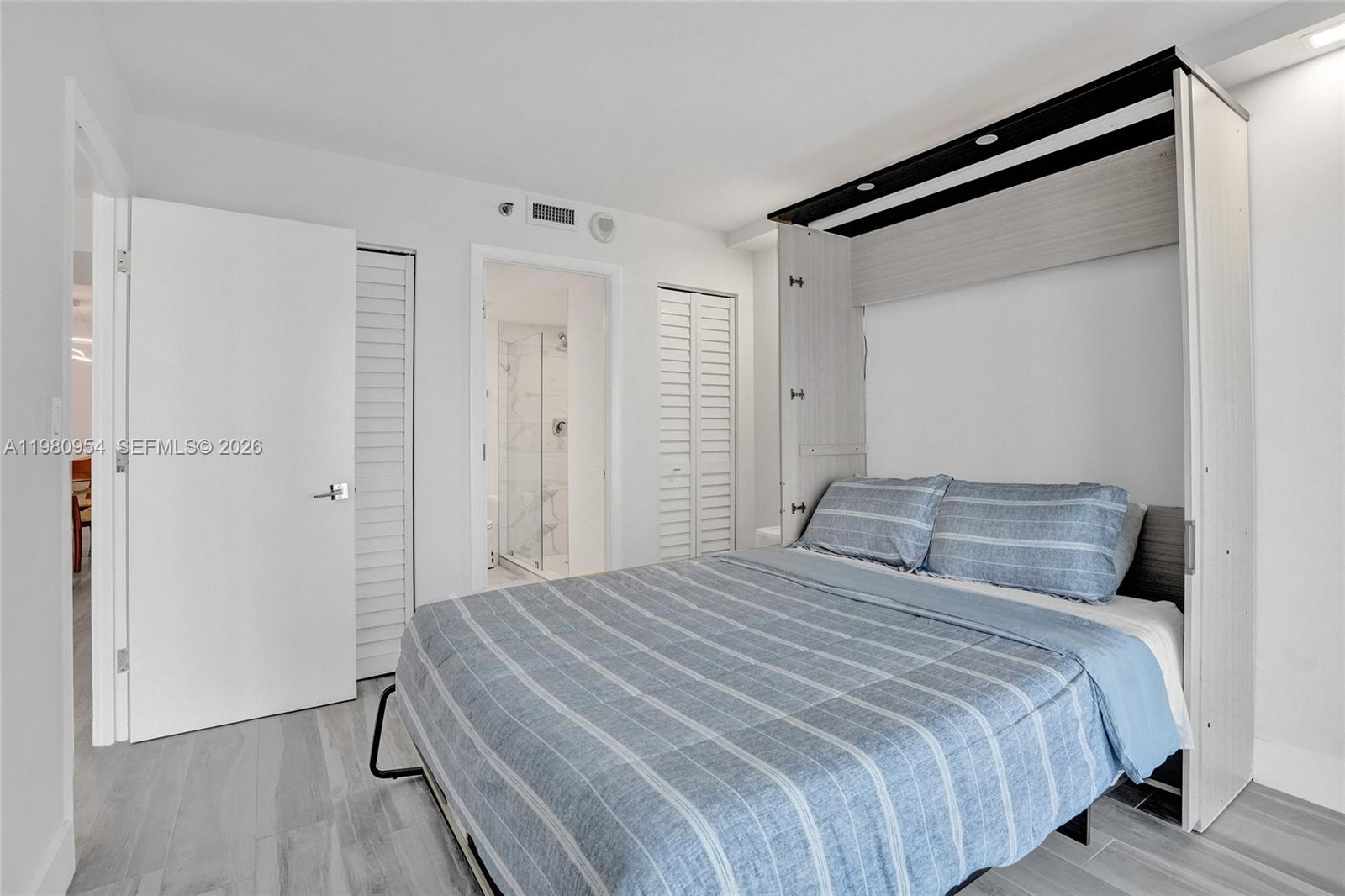 SUMMIT CONDO - Residential