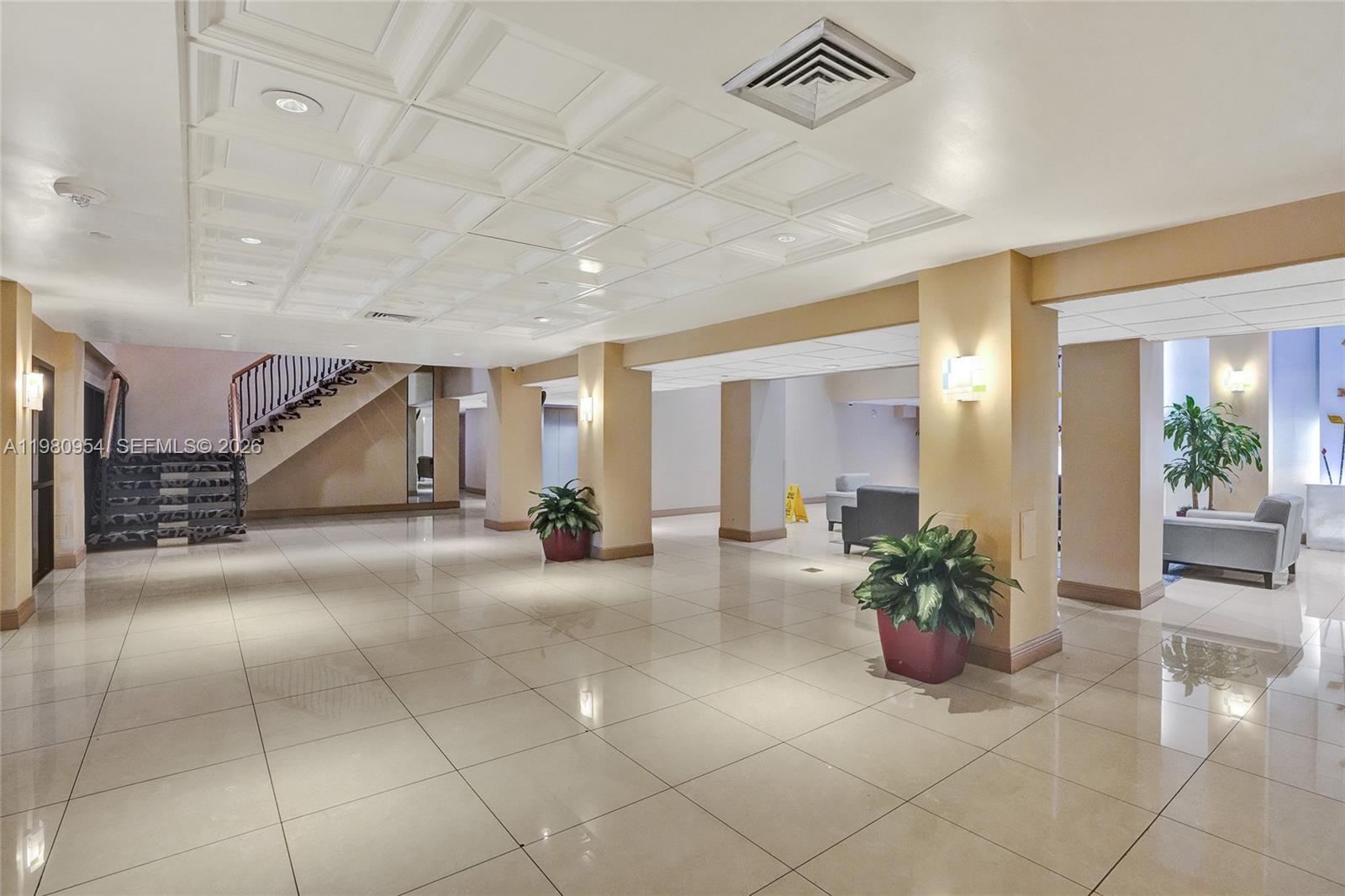 SUMMIT CONDO - Residential