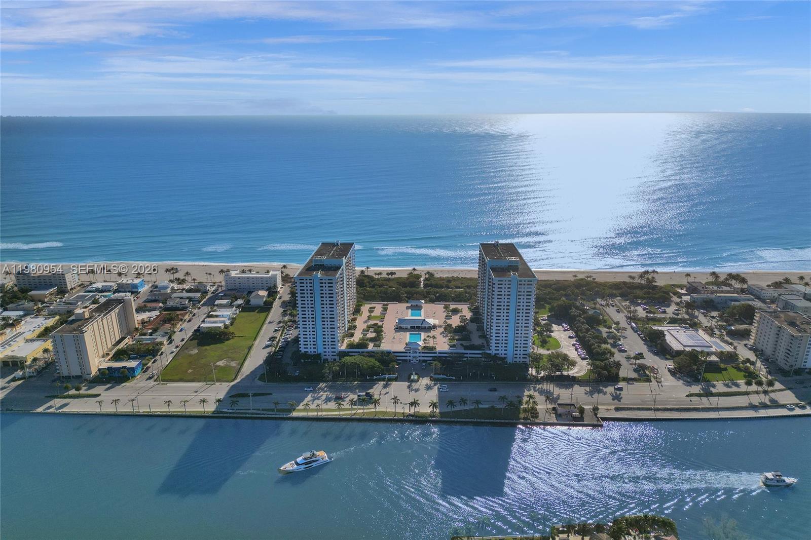 SUMMIT CONDO - Residential