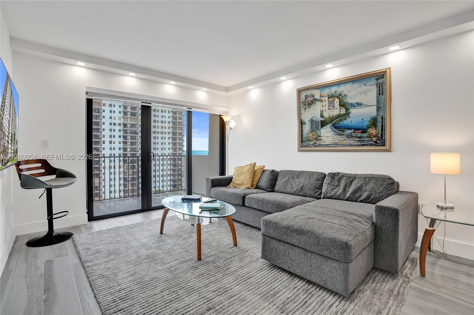 SUMMIT CONDO - Residential